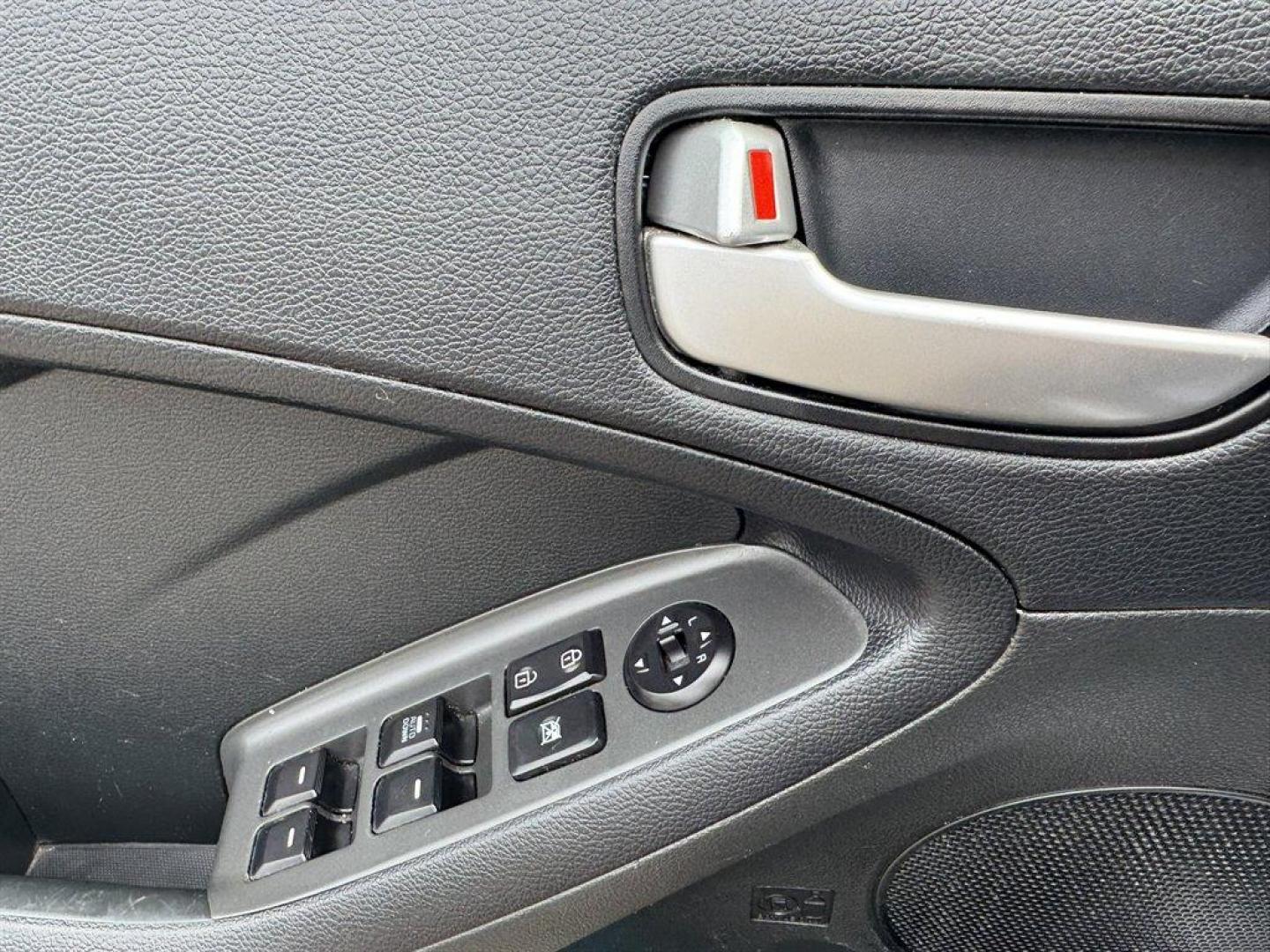 2018 Grey /Grey Kia Forte (3KPFL4A72JE) with an 2.0l I-4 MPI Dohc 2.0l engine, Automatic transmission, located at 745 East Steele Rd., West Columbia, SC, 29170, (803) 755-9148, 33.927212, -81.148483 - Photo#17