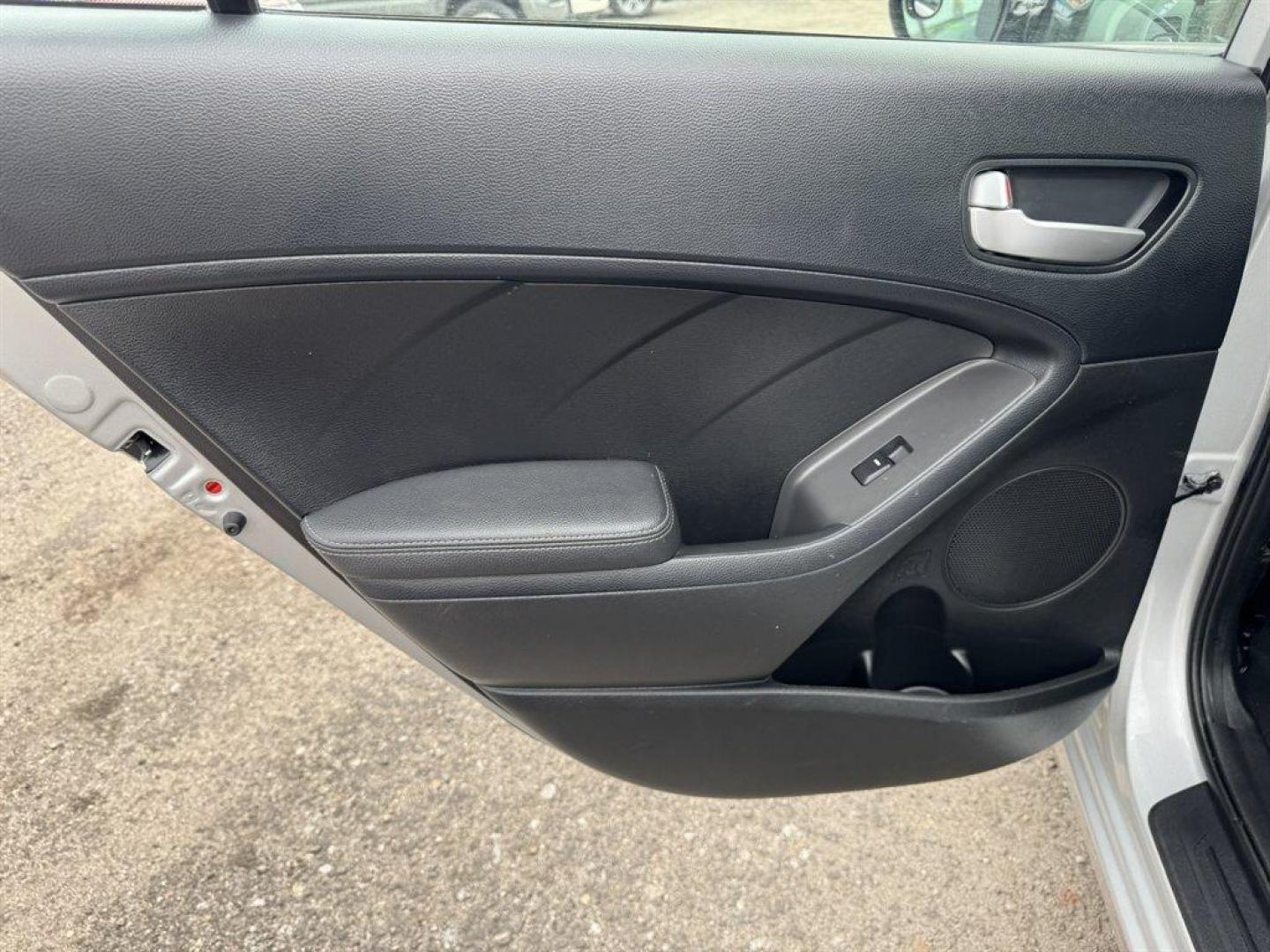 2018 Grey /Grey Kia Forte (3KPFL4A72JE) with an 2.0l I-4 MPI Dohc 2.0l engine, Automatic transmission, located at 745 East Steele Rd., West Columbia, SC, 29170, (803) 755-9148, 33.927212, -81.148483 - Photo#19