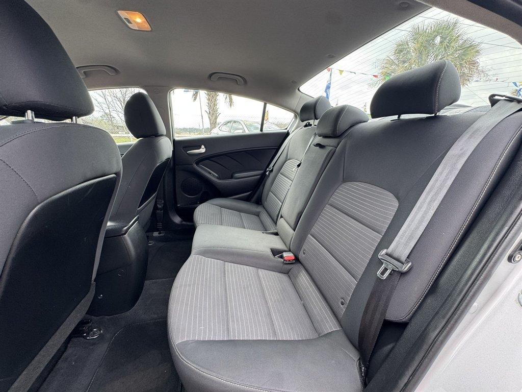 2018 Grey /Grey Kia Forte (3KPFL4A72JE) with an 2.0l I-4 MPI Dohc 2.0l engine, Automatic transmission, located at 745 East Steele Rd., West Columbia, SC, 29170, (803) 755-9148, 33.927212, -81.148483 - Photo#20