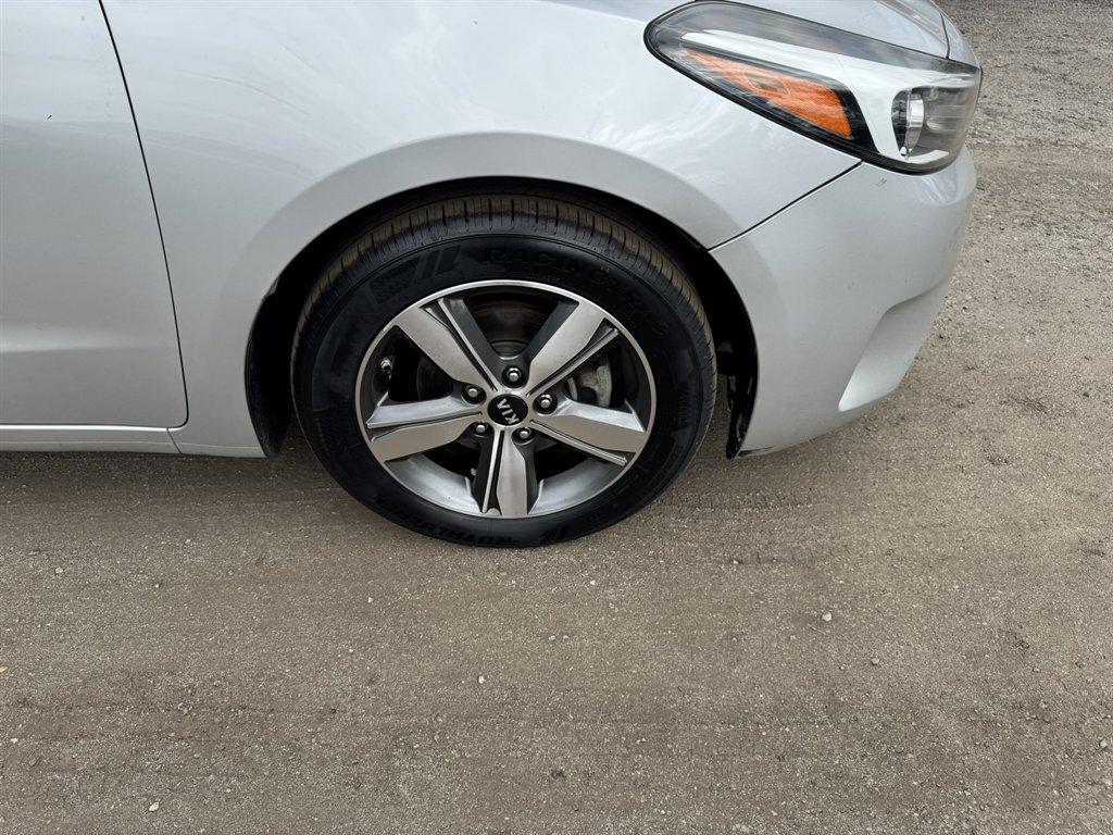 2018 Grey /Grey Kia Forte (3KPFL4A72JE) with an 2.0l I-4 MPI Dohc 2.0l engine, Automatic transmission, located at 745 East Steele Rd., West Columbia, SC, 29170, (803) 755-9148, 33.927212, -81.148483 - Photo#25