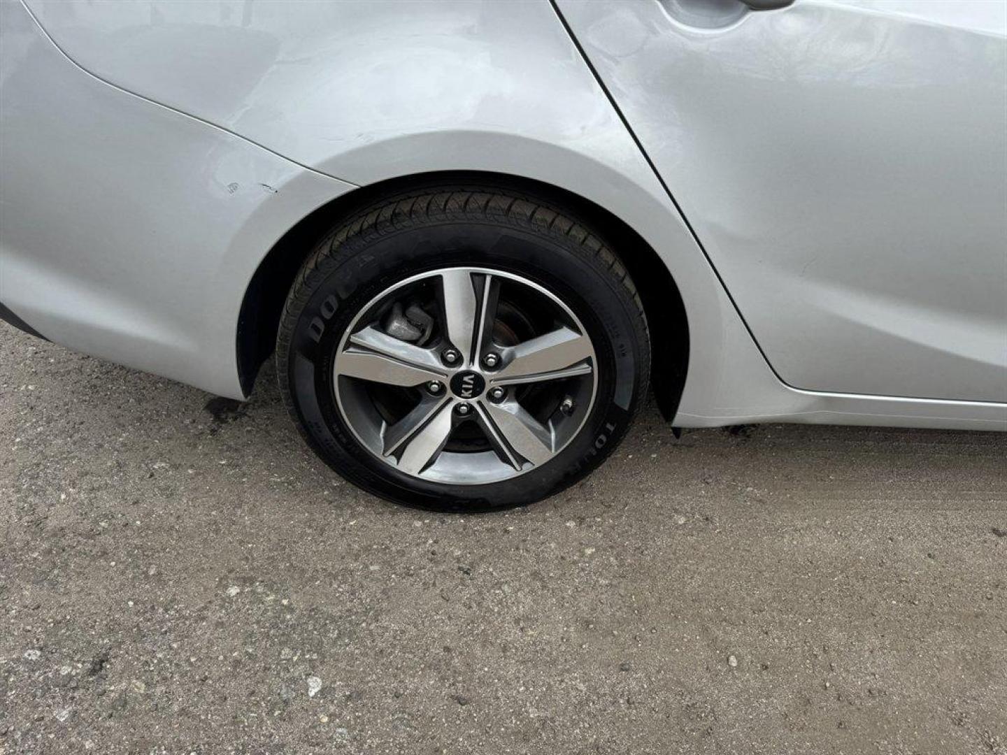 2018 Grey /Grey Kia Forte (3KPFL4A72JE) with an 2.0l I-4 MPI Dohc 2.0l engine, Automatic transmission, located at 745 East Steele Rd., West Columbia, SC, 29170, (803) 755-9148, 33.927212, -81.148483 - Photo#26