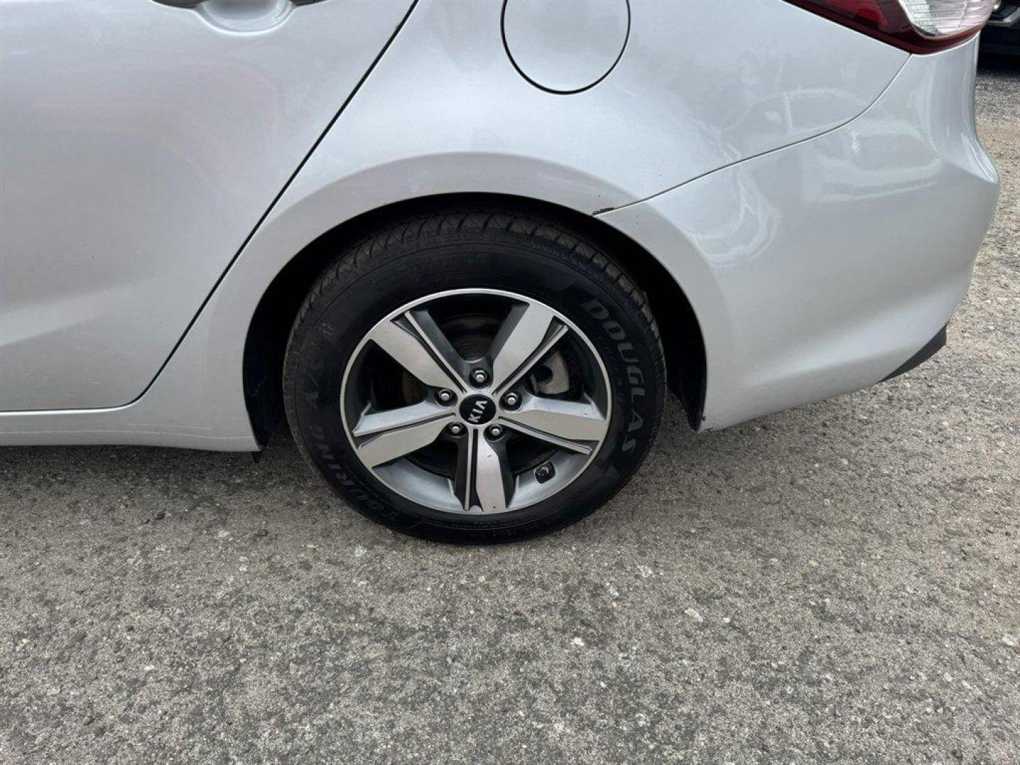 2018 Grey /Grey Kia Forte (3KPFL4A72JE) with an 2.0l I-4 MPI Dohc 2.0l engine, Automatic transmission, located at 745 East Steele Rd., West Columbia, SC, 29170, (803) 755-9148, 33.927212, -81.148483 - Photo#27