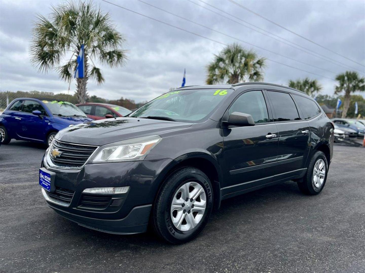 2016 Grey /Grey Chevrolet Traverse (1GNKVFKD0GJ) with an 3.6l V6 DI Dohc 3.6l engine, Automatic transmission, located at 745 East Steele Rd., West Columbia, SC, 29170, (803) 755-9148, 33.927212, -81.148483 - Photo#0