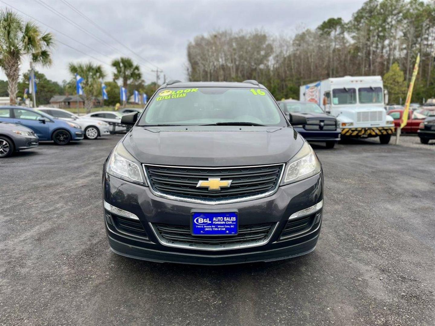 2016 Grey /Grey Chevrolet Traverse (1GNKVFKD0GJ) with an 3.6l V6 DI Dohc 3.6l engine, Automatic transmission, located at 745 East Steele Rd., West Columbia, SC, 29170, (803) 755-9148, 33.927212, -81.148483 - Photo#5