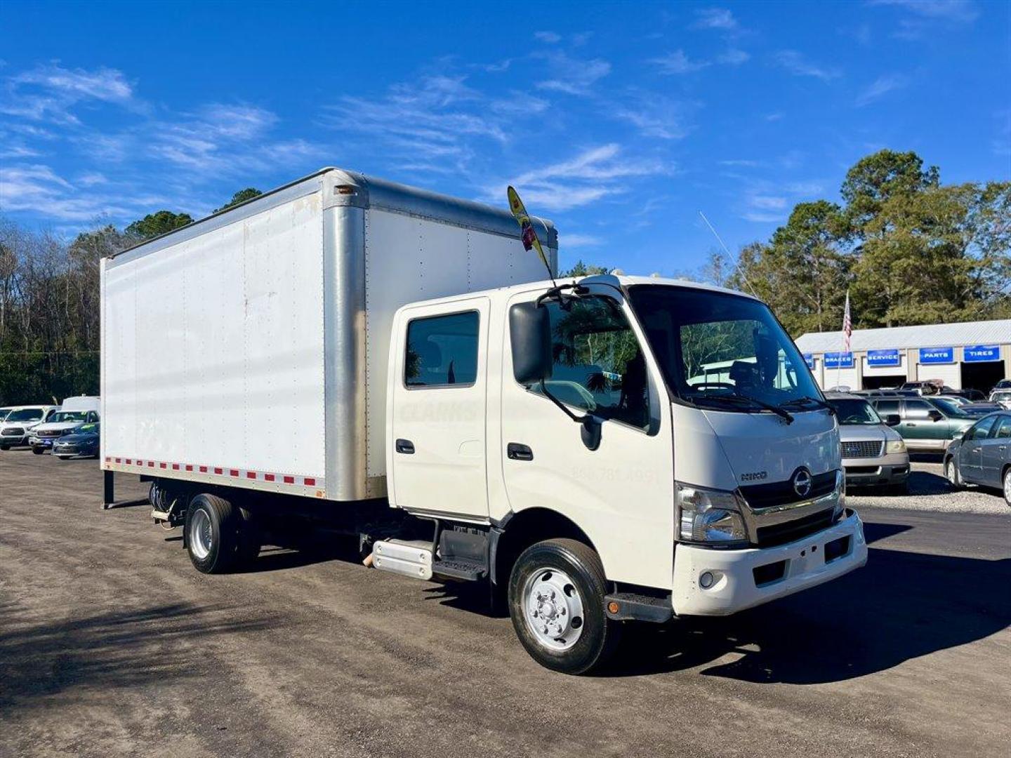 2016 White /Blue Hino 155 (JHHPDM1H5GK) with an 5.0l Turbo/ 312 CID engine, Auto transmission, located at 745 East Steele Rd., West Columbia, SC, 29170, (803) 755-9148, 33.927212, -81.148483 - Special Internet Price! 2016 HINO 155 - Photo#6