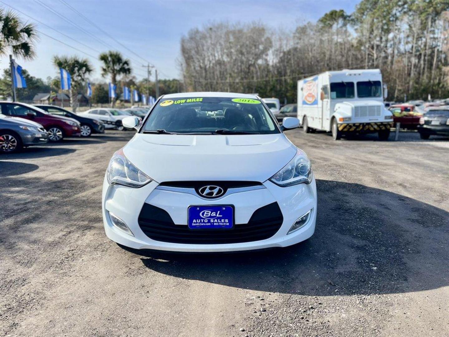 2015 White /Black Hyundai Veloster (KMHTC6AD7FU) with an 1.6l I-4 DI Dohc Cvvt 1.6 engine, Automatic transmission, located at 745 East Steele Rd., West Columbia, SC, 29170, (803) 755-9148, 33.927212, -81.148483 - Special Internet Price! 2015 Hyundai Veloster with AM/FM radio, Backup camera, Manual air conditioning, Leather interior, Keyless entry, Powered windows, Powered door locks, Plus more! - Photo#7