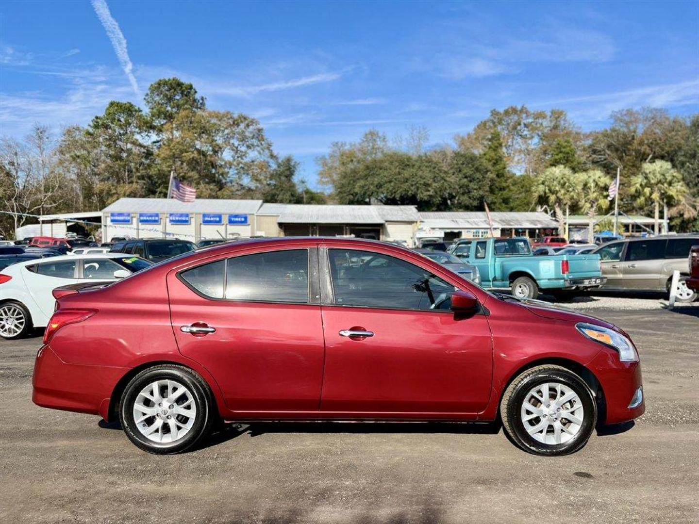 2017 Red /Black Nissan Versa (3N1CN7AP3HL) with an 1.6l I-4 Smpi Dohc Cvtcs engine, Automatic transmission, located at 745 East Steele Rd., West Columbia, SC, 29170, (803) 755-9148, 33.927212, -81.148483 - Special Internet Price! 2017 Nissan Versa with AM/FM radio, Bluetooth, Backup camera, Cruise control, Keyless entry, Cloth interior, Powered windows, Powered door locks, Plus more! - Photo#5