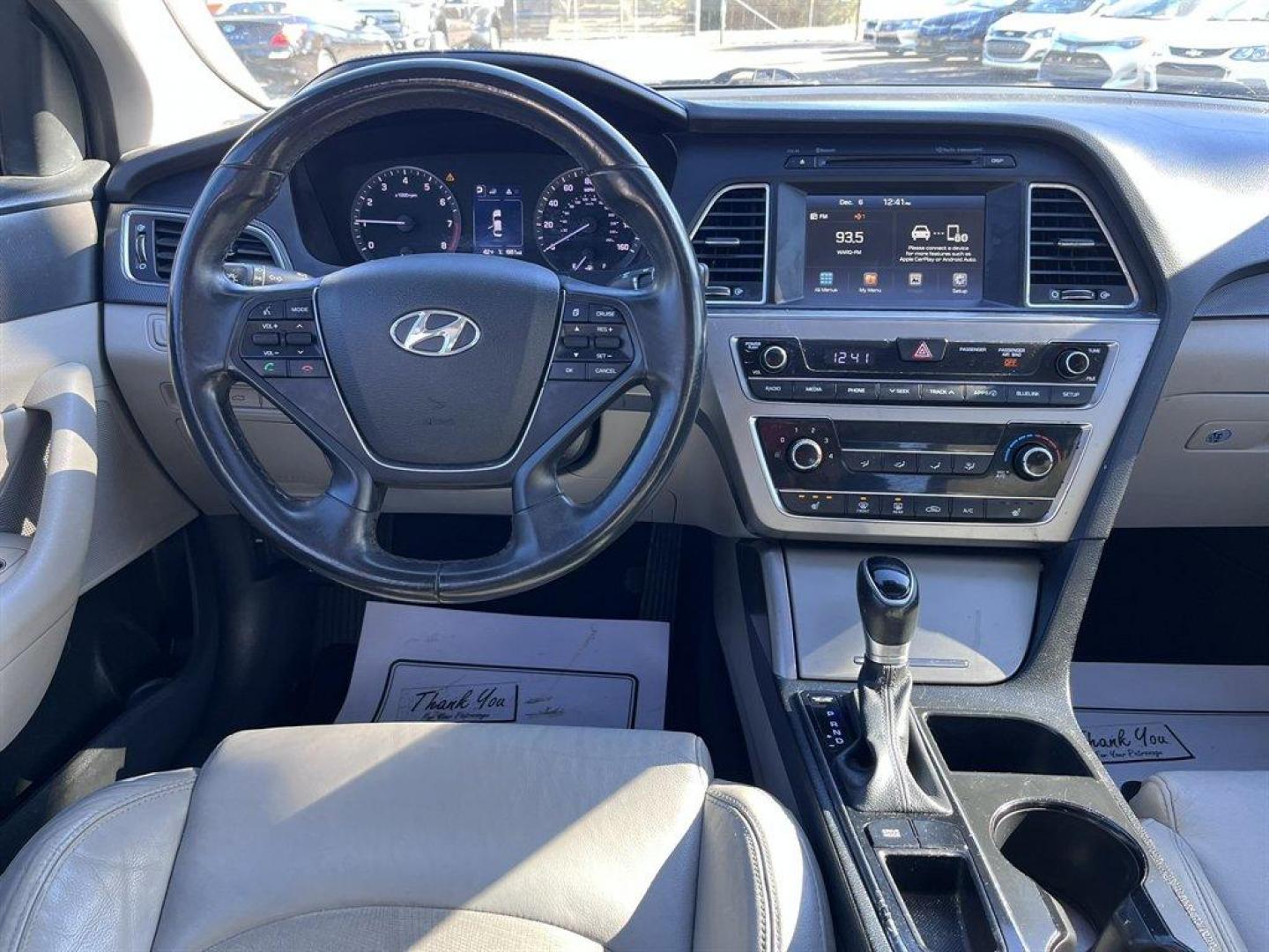 2017 Silver /Grey Hyundai Sonata (5NPE34AF5HH) with an 2.4l I-4 DI Dohc 2.4l engine, Automatic transmission, located at 745 East Steele Rd., West Columbia, SC, 29170, (803) 755-9148, 33.927212, -81.148483 - Special Internet Price! 2017 Hyundai Sonata with AM/FM radio, Cruise control, Backup camera, Sunroof, Keyless entry, Push to start, Powered windows, Powered door locks, Plus more! - Photo#8