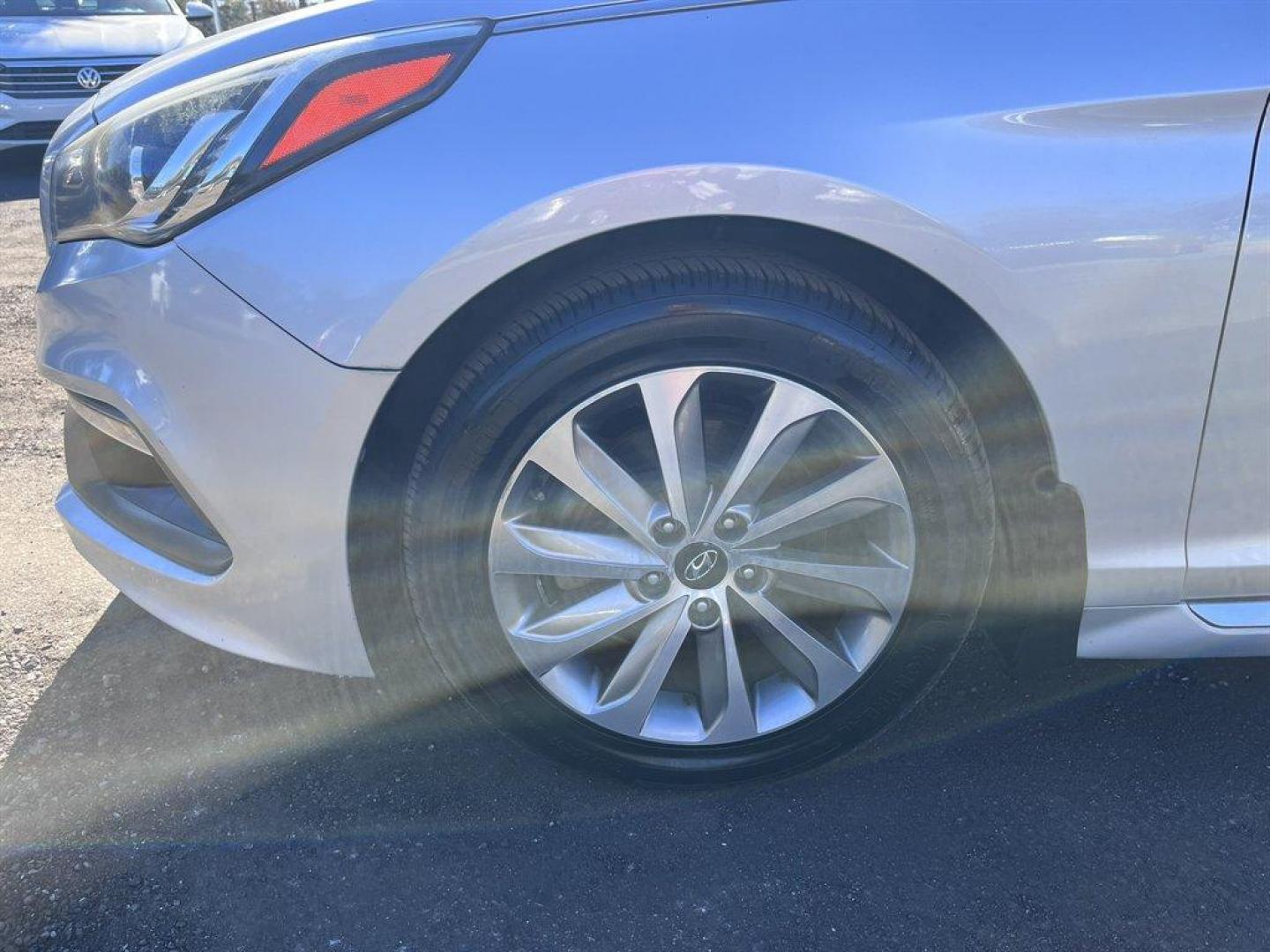 2017 Silver /Grey Hyundai Sonata (5NPE34AF5HH) with an 2.4l I-4 DI Dohc 2.4l engine, Automatic transmission, located at 745 East Steele Rd., West Columbia, SC, 29170, (803) 755-9148, 33.927212, -81.148483 - Special Internet Price! 2017 Hyundai Sonata with AM/FM radio, Cruise control, Backup camera, Sunroof, Keyless entry, Push to start, Powered windows, Powered door locks, Plus more! - Photo#36