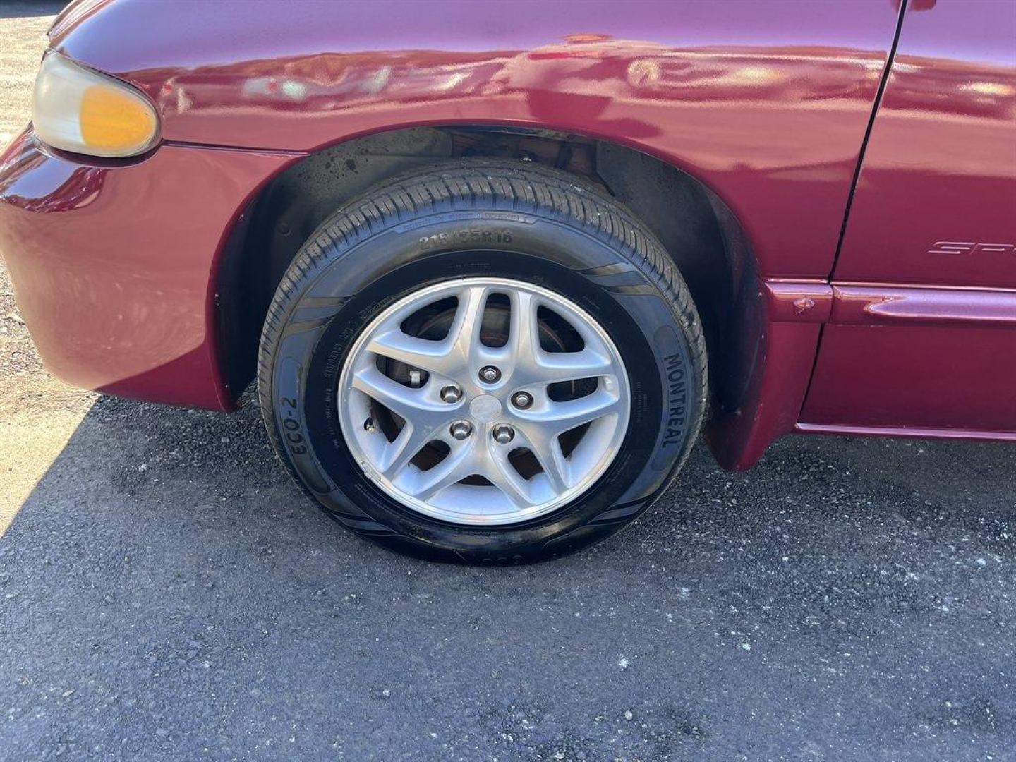 1999 Red /Tan Dodge Grand Caravan (1B4GP44G6XB) with an 3.3l V6 SFI Flex 3.3l engine, Automatic transmission, located at 745 East Steele Rd., West Columbia, SC, 29170, (803) 755-9148, 33.927212, -81.148483 - Special Internet Price! 1999 Dodge Grand Caravan with AM/FM radio, Cruise control, Automatic air conditioning, Cloth interior, Powered windows, Powered door locks, Plus more! - Photo#32