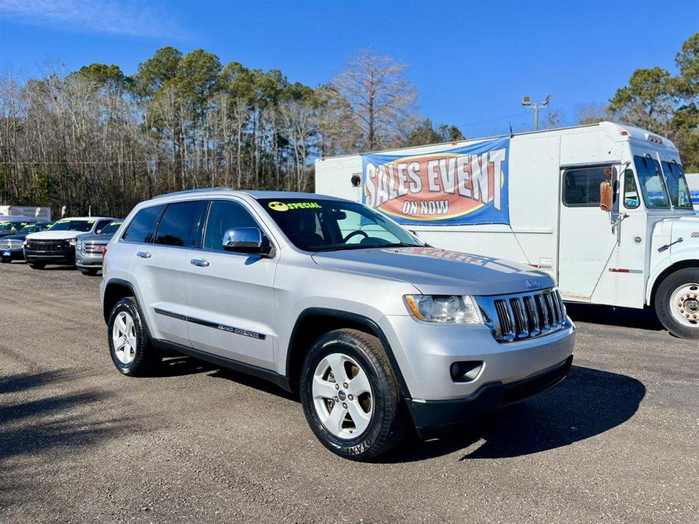 2011 Silver /Taupe Jeep Grand Cherokee (1J4RS4GG1BC) with an 3.6l V6 MPI Dohc VVT Flex engine, Automatic transmission, located at 745 East Steele Rd., West Columbia, SC, 29170, (803) 755-9148, 33.927212, -81.148483 - Special Internet Price! 2011 Jeep Grand Cherokee with AM/FM radio, Backup camera, Cruise control, Panoramic sunroof, Leather interior, Heated seats, Powered windows, Powered door locks, Plus more! - Photo#2