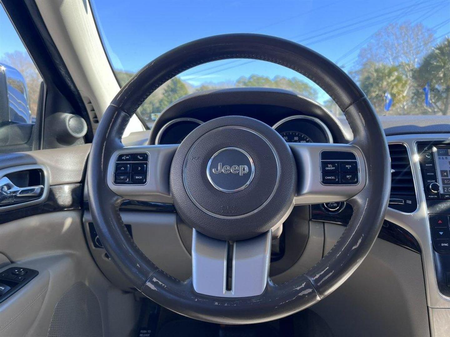2011 Silver /Taupe Jeep Grand Cherokee (1J4RS4GG1BC) with an 3.6l V6 MPI Dohc VVT Flex engine, Automatic transmission, located at 745 East Steele Rd., West Columbia, SC, 29170, (803) 755-9148, 33.927212, -81.148483 - Special Internet Price! 2011 Jeep Grand Cherokee with AM/FM radio, Backup camera, Cruise control, Panoramic sunroof, Leather interior, Heated seats, Powered windows, Powered door locks, Plus more! - Photo#7