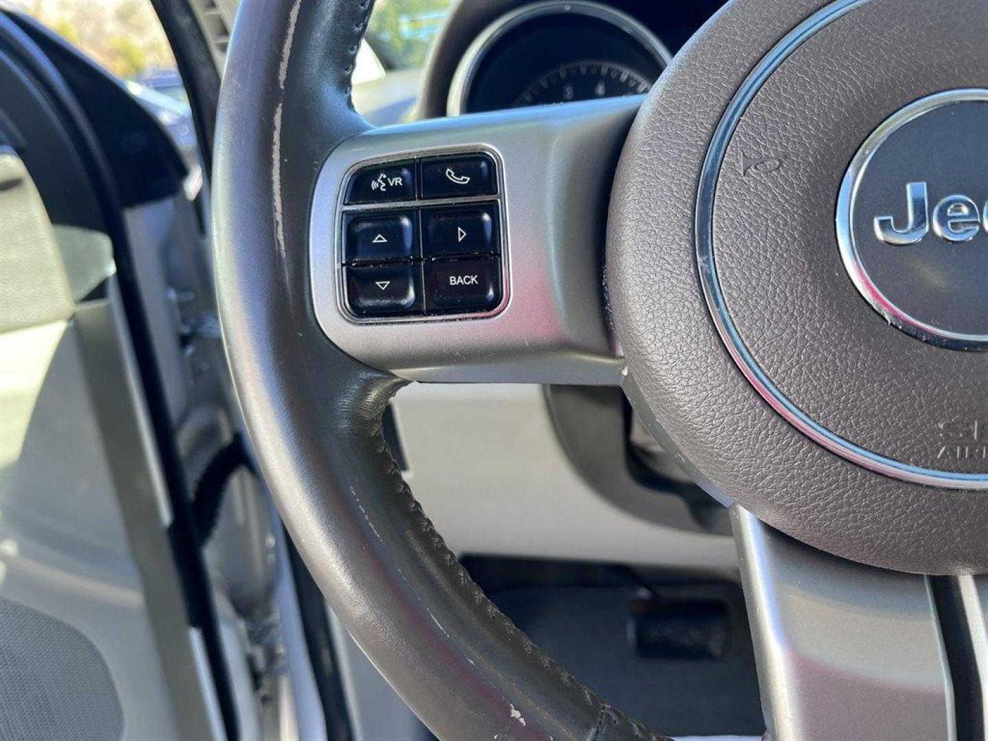 2011 Silver /Taupe Jeep Grand Cherokee (1J4RS4GG1BC) with an 3.6l V6 MPI Dohc VVT Flex engine, Automatic transmission, located at 745 East Steele Rd., West Columbia, SC, 29170, (803) 755-9148, 33.927212, -81.148483 - Special Internet Price! 2011 Jeep Grand Cherokee with AM/FM radio, Backup camera, Cruise control, Panoramic sunroof, Leather interior, Heated seats, Powered windows, Powered door locks, Plus more! - Photo#8