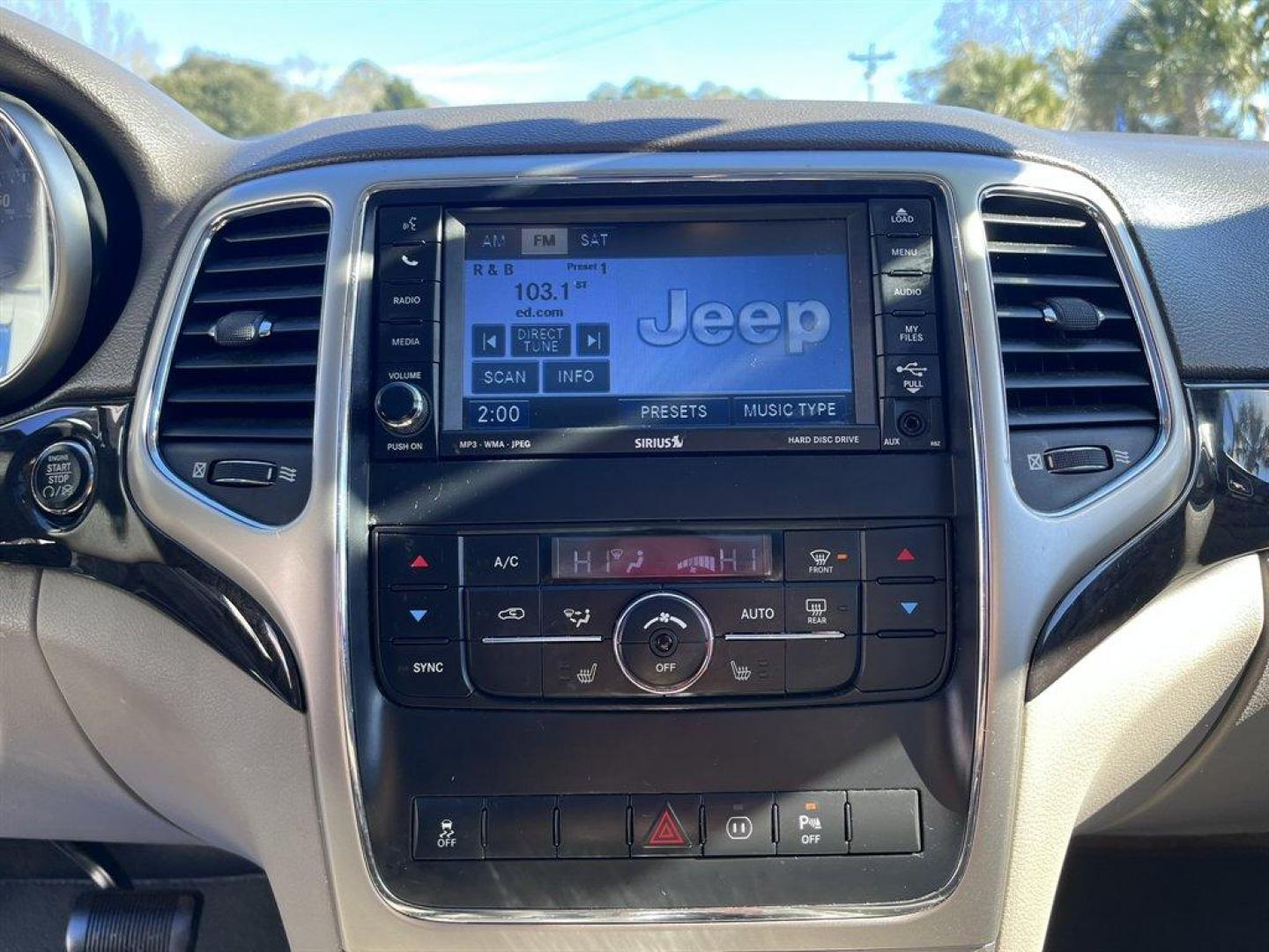 2011 Silver /Taupe Jeep Grand Cherokee (1J4RS4GG1BC) with an 3.6l V6 MPI Dohc VVT Flex engine, Automatic transmission, located at 745 East Steele Rd., West Columbia, SC, 29170, (803) 755-9148, 33.927212, -81.148483 - Special Internet Price! 2011 Jeep Grand Cherokee with AM/FM radio, Backup camera, Cruise control, Panoramic sunroof, Leather interior, Heated seats, Powered windows, Powered door locks, Plus more! - Photo#12