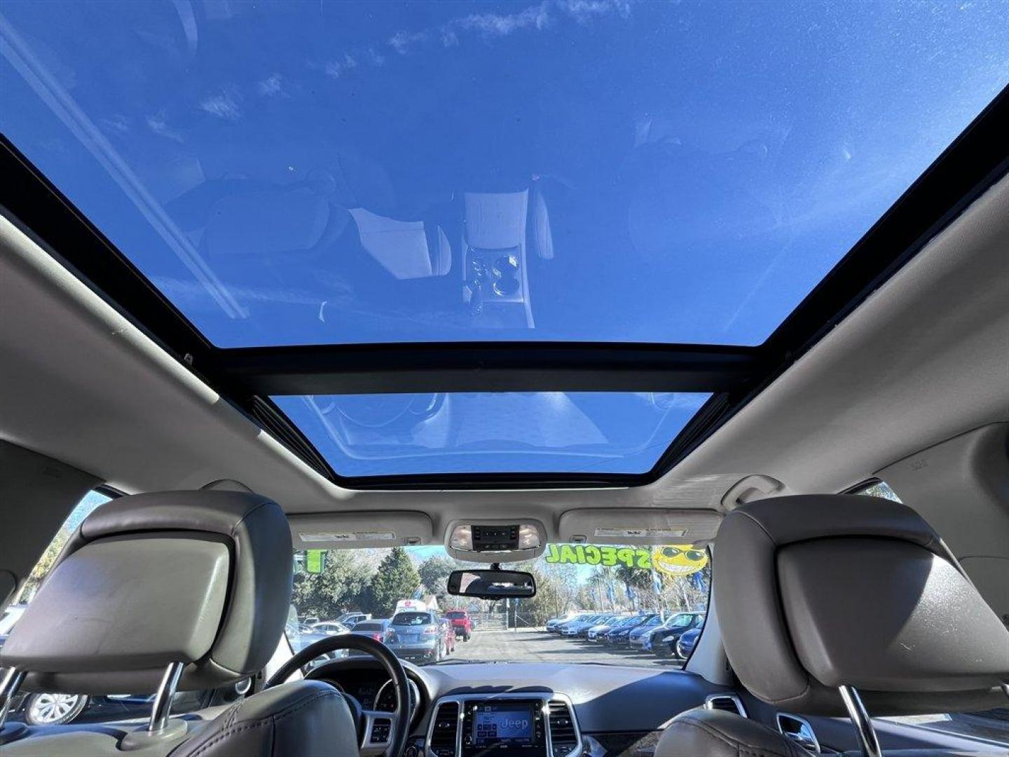 2011 Silver /Taupe Jeep Grand Cherokee (1J4RS4GG1BC) with an 3.6l V6 MPI Dohc VVT Flex engine, Automatic transmission, located at 745 East Steele Rd., West Columbia, SC, 29170, (803) 755-9148, 33.927212, -81.148483 - Special Internet Price! 2011 Jeep Grand Cherokee with AM/FM radio, Backup camera, Cruise control, Panoramic sunroof, Leather interior, Heated seats, Powered windows, Powered door locks, Plus more! - Photo#18