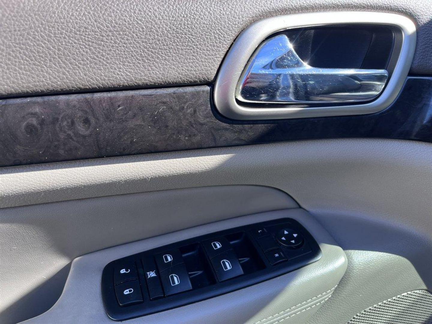 2011 Silver /Taupe Jeep Grand Cherokee (1J4RS4GG1BC) with an 3.6l V6 MPI Dohc VVT Flex engine, Automatic transmission, located at 745 East Steele Rd., West Columbia, SC, 29170, (803) 755-9148, 33.927212, -81.148483 - Special Internet Price! 2011 Jeep Grand Cherokee with AM/FM radio, Backup camera, Cruise control, Panoramic sunroof, Leather interior, Heated seats, Powered windows, Powered door locks, Plus more! - Photo#21