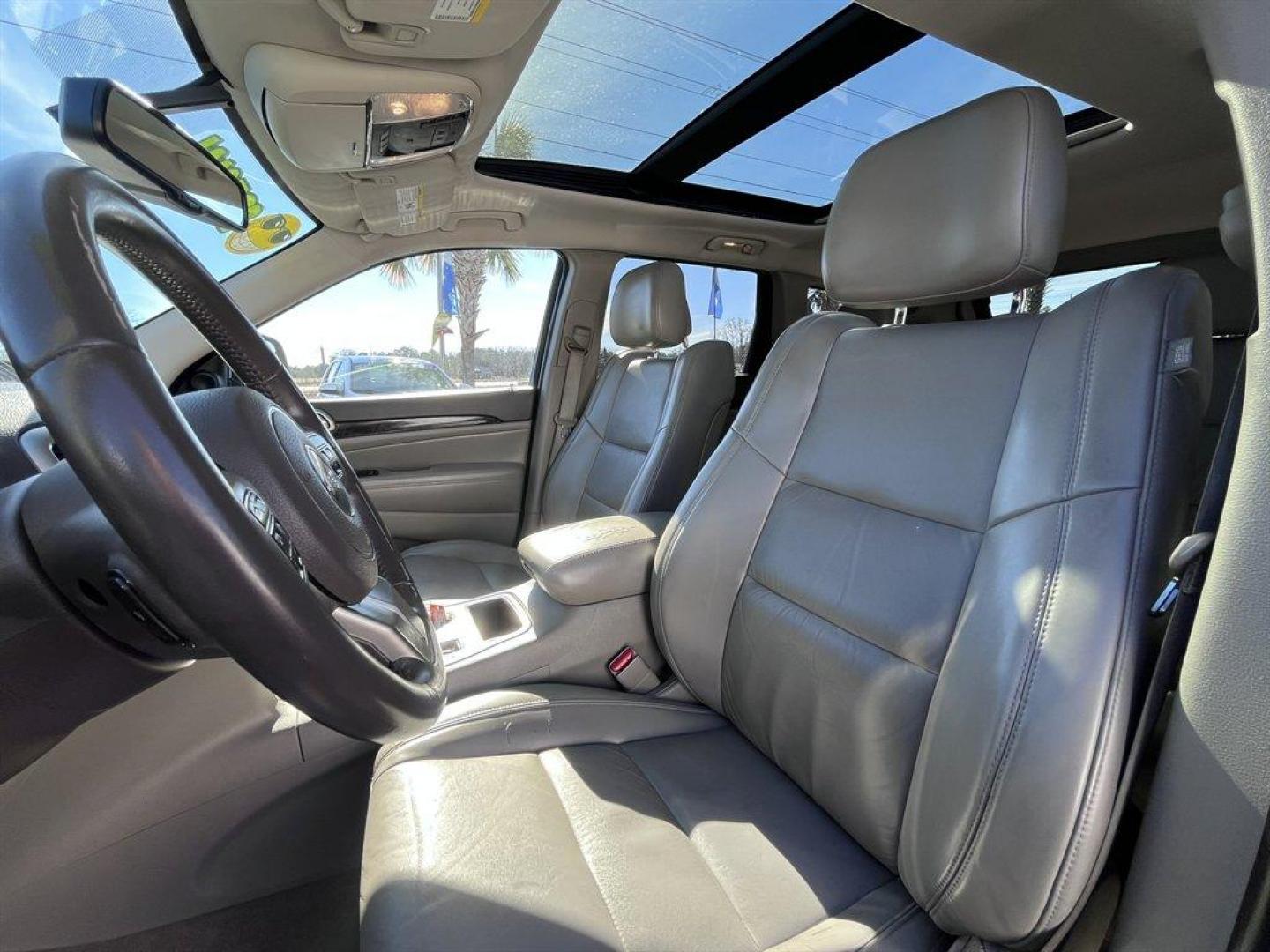 2011 Silver /Taupe Jeep Grand Cherokee (1J4RS4GG1BC) with an 3.6l V6 MPI Dohc VVT Flex engine, Automatic transmission, located at 745 East Steele Rd., West Columbia, SC, 29170, (803) 755-9148, 33.927212, -81.148483 - Special Internet Price! 2011 Jeep Grand Cherokee with AM/FM radio, Backup camera, Cruise control, Panoramic sunroof, Leather interior, Heated seats, Powered windows, Powered door locks, Plus more! - Photo#22