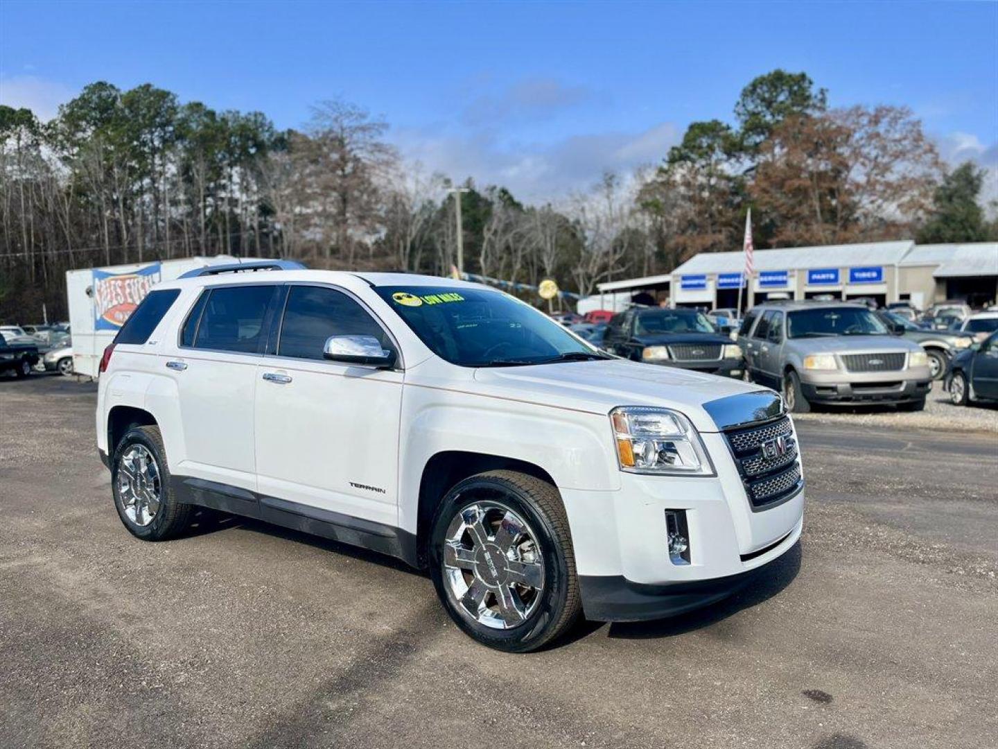 2015 White /Grey GMC Terrain (2GKFLTE39F6) with an 3.6l V6 Sidi Dohc Flex 3. engine, Automatic transmission, located at 745 East Steele Rd., West Columbia, SC, 29170, (803) 755-9148, 33.927212, -81.148483 - Special Internet Price! 2015 GMC Terrain SLT with AM/FM radio, Cruise control, Backup camera, Navigation, Sunroof, Keyless entry, Leather interior, Heated front seats, Powered liftgate, Powered windows, Powered door locks, Plus more! - Photo#6