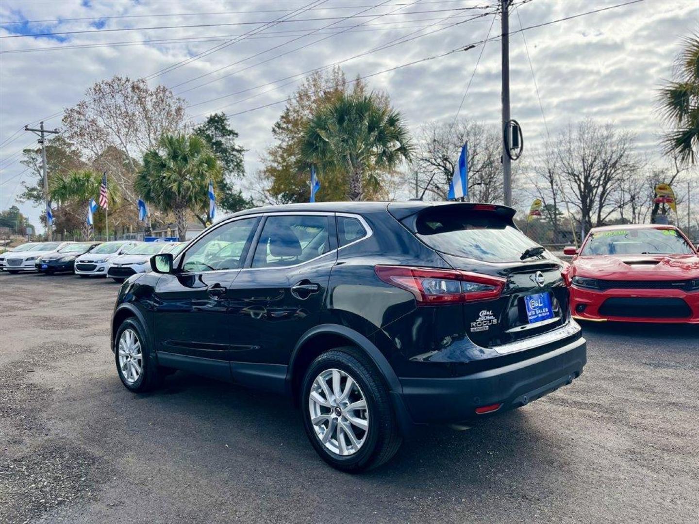 2022 Black /Black Nissan Rogue Sport (JN1BJ1AV4NW) with an 2.0l I-4 DI Dohc 2.0l engine, Automatic transmission, located at 745 East Steele Rd., West Columbia, SC, 29170, (803) 755-9148, 33.927212, -81.148483 - Special Internet Price! 2022 Nissan Rogue Sport with AM/FM radio, Cruise control, Backup camera, Bluetooth, Keyless entry, Cloth interior, Powered door locks, Powered windows, Plus more! - Photo#1