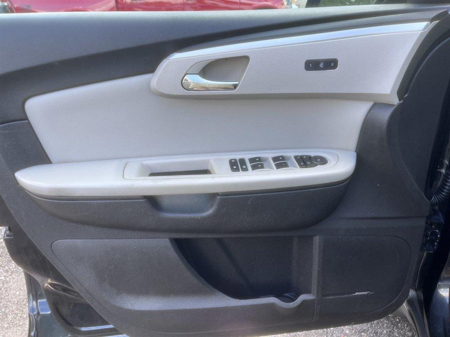 2010 Black /Grey Chevrolet Traverse (1GNLRHED9AJ) with an 3.6l V6 Sidi Dohc 3.6l engine, Automatic transmission, located at 745 East Steele Rd., West Columbia, SC, 29170, (803) 755-9148, 33.927212, -81.148483 - Special Internet Price! 2010 Chevrolet Traverse with AM/FM radio, Backup camera, Cruise control, 3rd row seats, Leather interior, Rear entertainment, Powered windows, Powered door locks, Plus more! - Photo#14