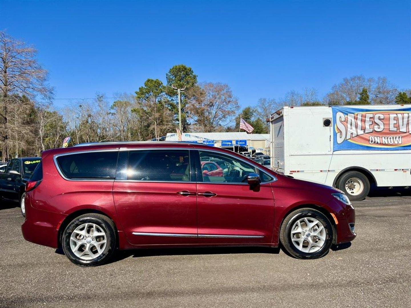 2020 Burgundy /Taupe Chrysler Pacifica (2C4RC1GG4LR) with an 3.6l V6 MPI Dohc 3.6l engine, Automatic transmission, located at 745 East Steele Rd., West Columbia, SC, 29170, (803) 755-9148, 33.927212, -81.148483 - Special Internet Price! 2020 Chrysler Pacifica - Photo#5