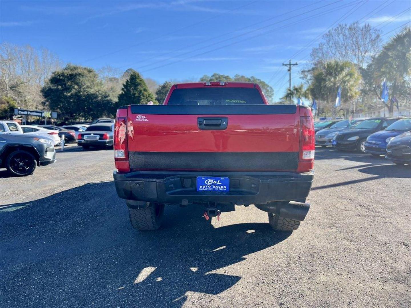2010 Red /Black GMC Sierra 2500 (1GT4K1B64AF) with an 6.6l V8 DI DSL T/C 6.6l engine, Automatic transmission, located at 745 East Steele Rd., West Columbia, SC, 29170, (803) 755-9148, 33.927212, -81.148483 - Special Internet Price! 2010 GMC Sierra 2500 with AM/FM radio, Cruise control, Manual air conditioning, Sunroof, Leather interior, Powered front seats, Powered windows, Powered door locks, 4X4, Plus more! - Photo#4