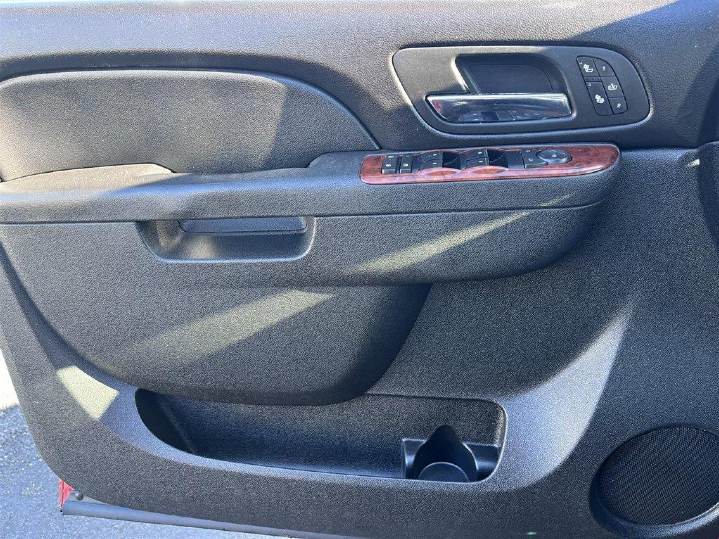 2010 Red /Black GMC Sierra 2500 (1GT4K1B64AF) with an 6.6l V8 DI DSL T/C 6.6l engine, Automatic transmission, located at 745 East Steele Rd., West Columbia, SC, 29170, (803) 755-9148, 33.927212, -81.148483 - Special Internet Price! 2010 GMC Sierra 2500 with AM/FM radio, Cruise control, Manual air conditioning, Sunroof, Leather interior, Powered front seats, Powered windows, Powered door locks, 4X4, Plus more! - Photo#19