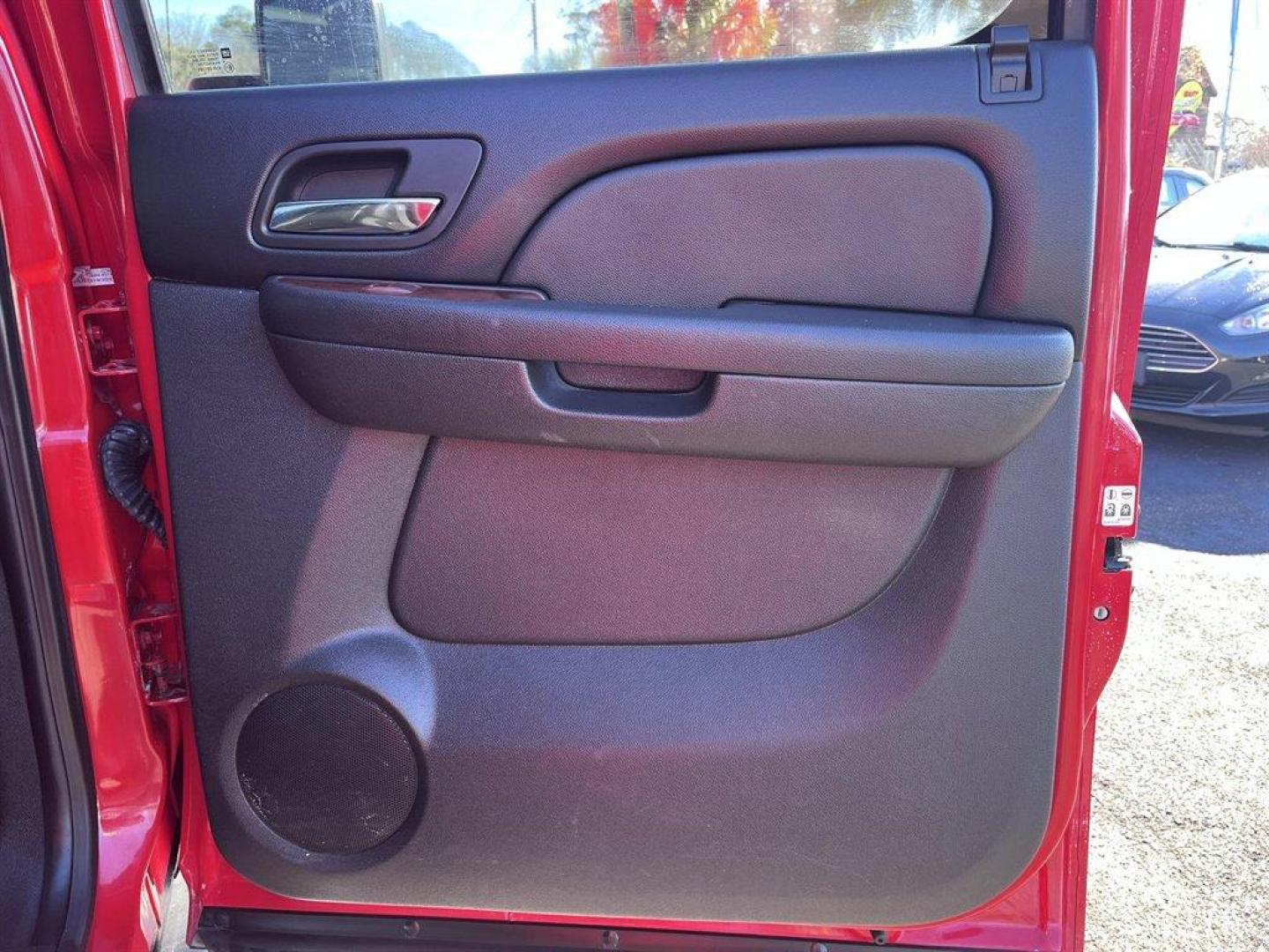 2010 Red /Black GMC Sierra 2500 (1GT4K1B64AF) with an 6.6l V8 DI DSL T/C 6.6l engine, Automatic transmission, located at 745 East Steele Rd., West Columbia, SC, 29170, (803) 755-9148, 33.927212, -81.148483 - Special Internet Price! 2010 GMC Sierra 2500 with AM/FM radio, Cruise control, Manual air conditioning, Sunroof, Leather interior, Powered front seats, Powered windows, Powered door locks, 4X4, Plus more! - Photo#24