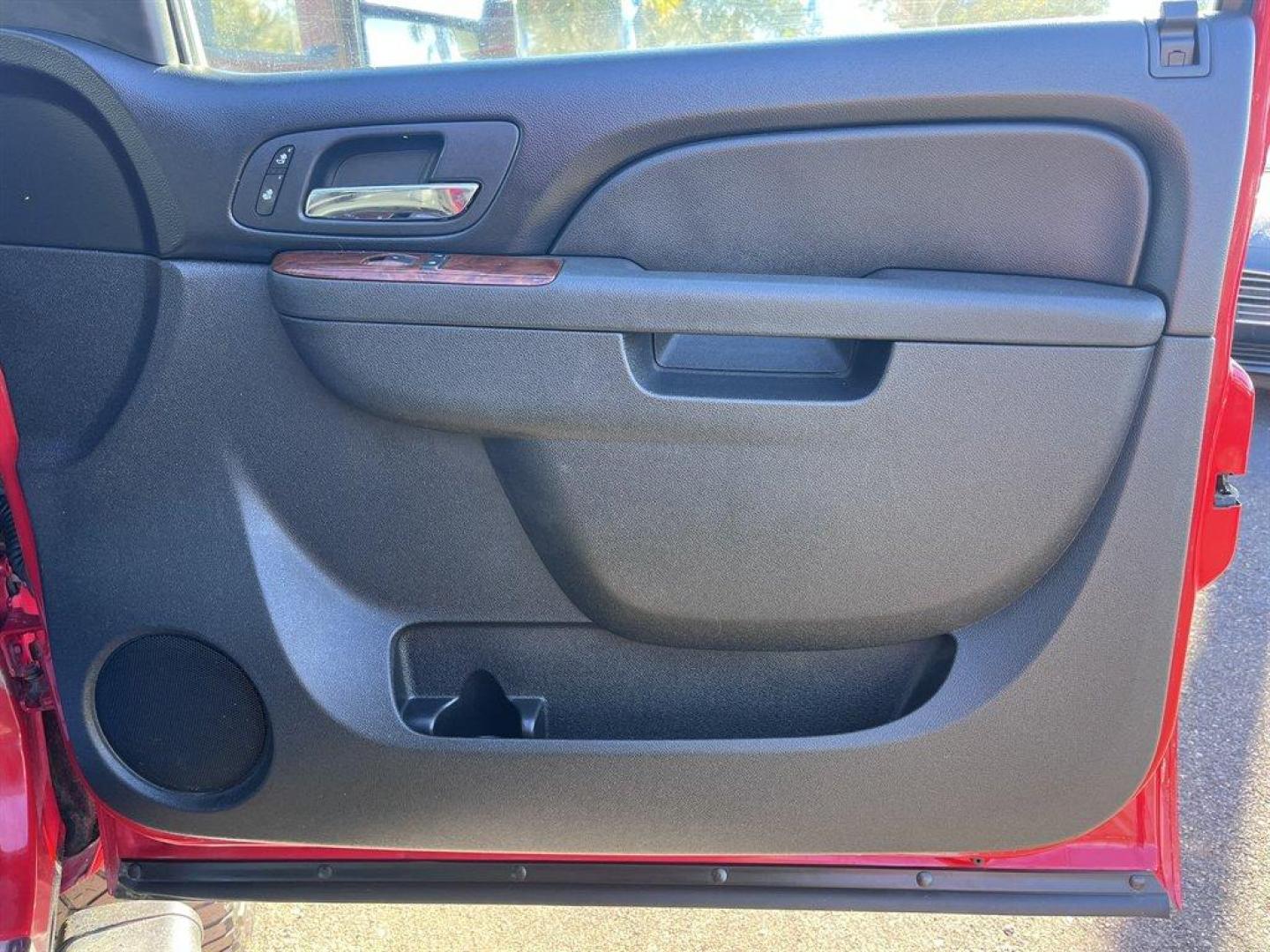 2010 Red /Black GMC Sierra 2500 (1GT4K1B64AF) with an 6.6l V8 DI DSL T/C 6.6l engine, Automatic transmission, located at 745 East Steele Rd., West Columbia, SC, 29170, (803) 755-9148, 33.927212, -81.148483 - Special Internet Price! 2010 GMC Sierra 2500 with AM/FM radio, Cruise control, Manual air conditioning, Sunroof, Leather interior, Powered front seats, Powered windows, Powered door locks, 4X4, Plus more! - Photo#26