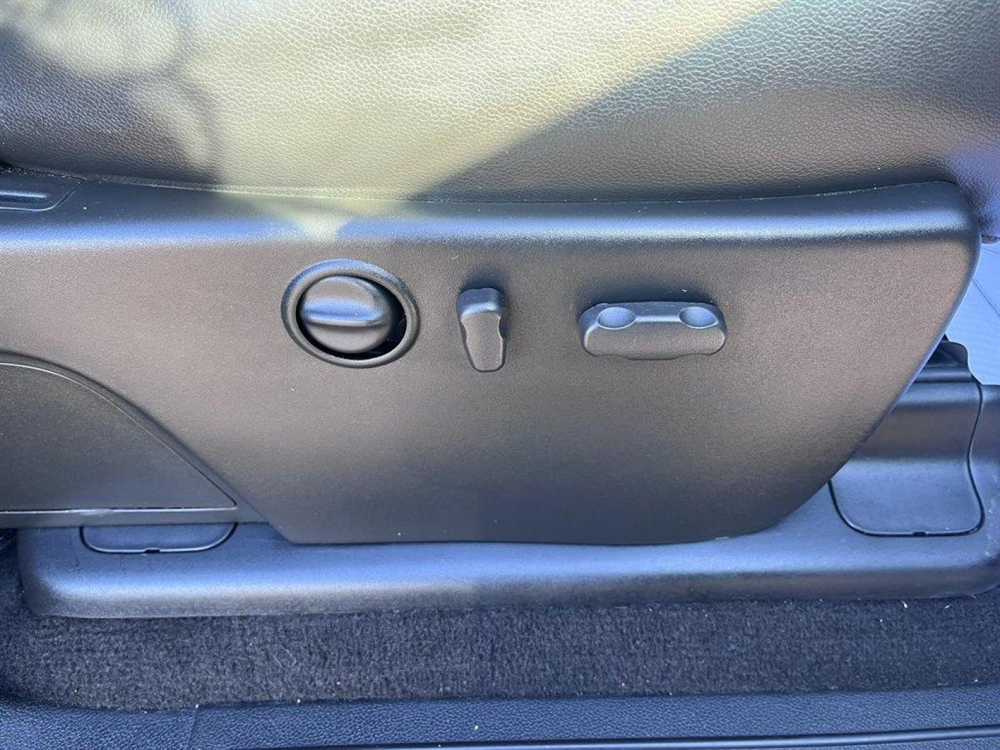 2010 Red /Black GMC Sierra 2500 (1GT4K1B64AF) with an 6.6l V8 DI DSL T/C 6.6l engine, Automatic transmission, located at 745 East Steele Rd., West Columbia, SC, 29170, (803) 755-9148, 33.927212, -81.148483 - Special Internet Price! 2010 GMC Sierra 2500 with AM/FM radio, Cruise control, Manual air conditioning, Sunroof, Leather interior, Powered front seats, Powered windows, Powered door locks, 4X4, Plus more! - Photo#28