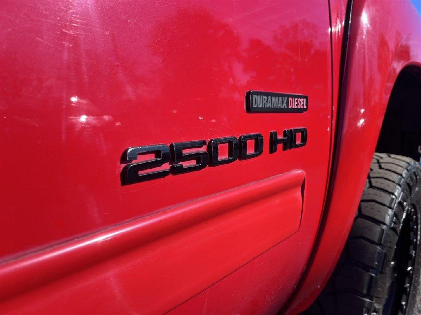 2010 Red /Black GMC Sierra 2500 (1GT4K1B64AF) with an 6.6l V8 DI DSL T/C 6.6l engine, Automatic transmission, located at 745 East Steele Rd., West Columbia, SC, 29170, (803) 755-9148, 33.927212, -81.148483 - Special Internet Price! 2010 GMC Sierra 2500 with AM/FM radio, Cruise control, Manual air conditioning, Sunroof, Leather interior, Powered front seats, Powered windows, Powered door locks, 4X4, Plus more! - Photo#33