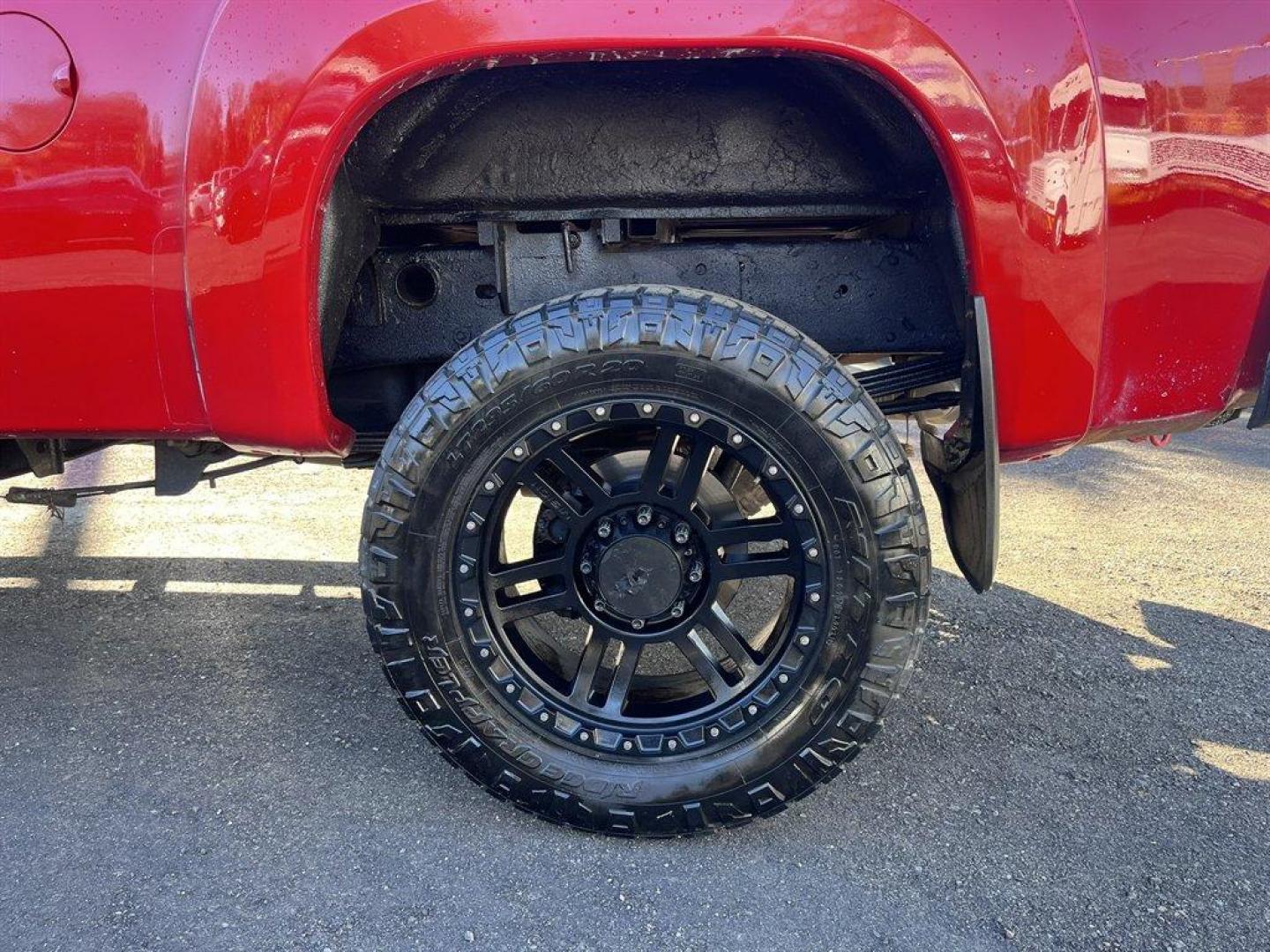 2010 Red /Black GMC Sierra 2500 (1GT4K1B64AF) with an 6.6l V8 DI DSL T/C 6.6l engine, Automatic transmission, located at 745 East Steele Rd., West Columbia, SC, 29170, (803) 755-9148, 33.927212, -81.148483 - Special Internet Price! 2010 GMC Sierra 2500 with AM/FM radio, Cruise control, Manual air conditioning, Sunroof, Leather interior, Powered front seats, Powered windows, Powered door locks, 4X4, Plus more! - Photo#37