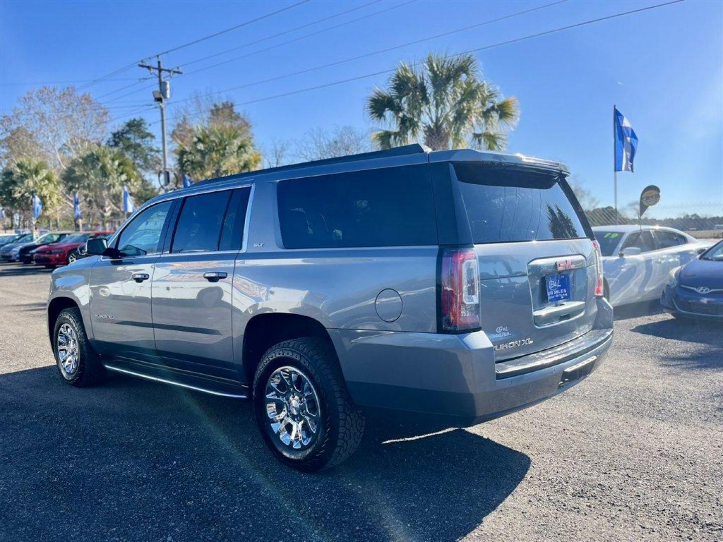 2020 GMC Yukon XL SLT photo 3