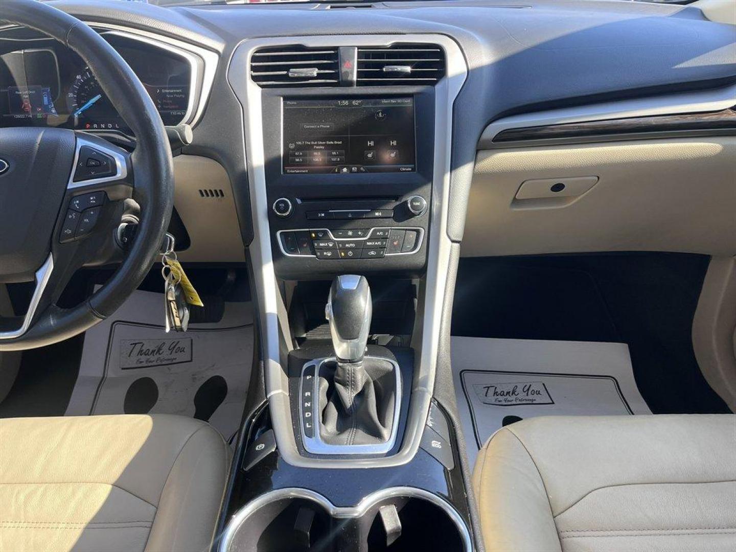 2016 White /Taupe Ford Fusion (3FA6P0LU5GR) with an 2.0l I-4 Smpi Dohc Hybrid engine, Automatic transmission, located at 745 East Steele Rd., West Columbia, SC, 29170, (803) 755-9148, 33.927212, -81.148483 - Special Internet Price! 2016 Ford Fusion SE Hybrid - Photo#13