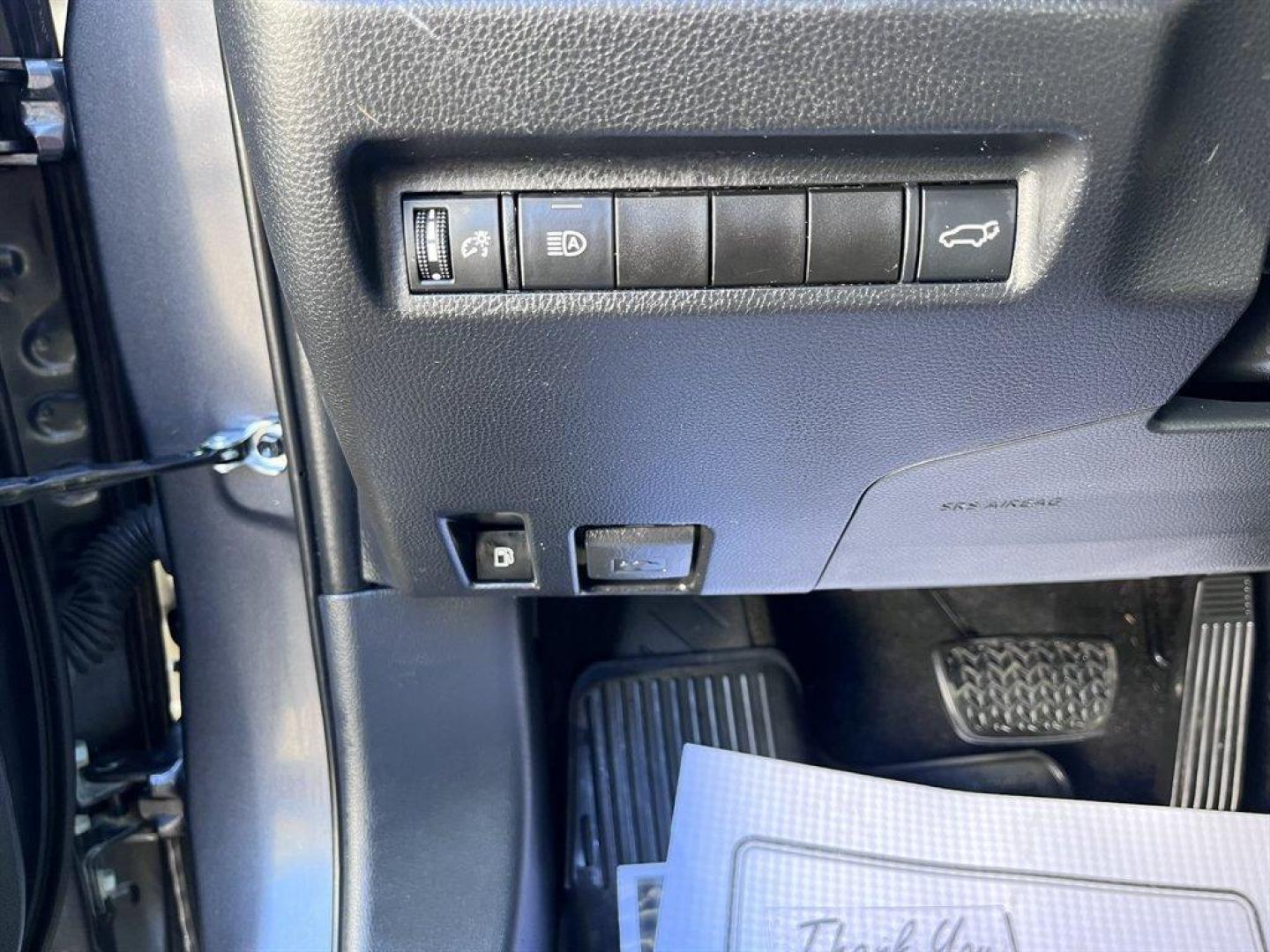 2019 Grey /Black Toyota RAV4 (2T3EWRFV7KW) with an 2.5l I-4 EFI Dohc Hybrid engine, Automatic transmission, located at 745 East Steele Rd., West Columbia, SC, 29170, (803) 755-9148, 33.927212, -81.148483 - Special Internet Price! 2019 Toyota RAV4 with AM/FM radio, Bluetooth, Backup camera, Navigation, Sunroof, Luggage rack, Push to start, Keyless entry, Leather interior, Heated front seats, Powered driver seat, Powered windows, Powered door locks, Plus more! - Photo#20