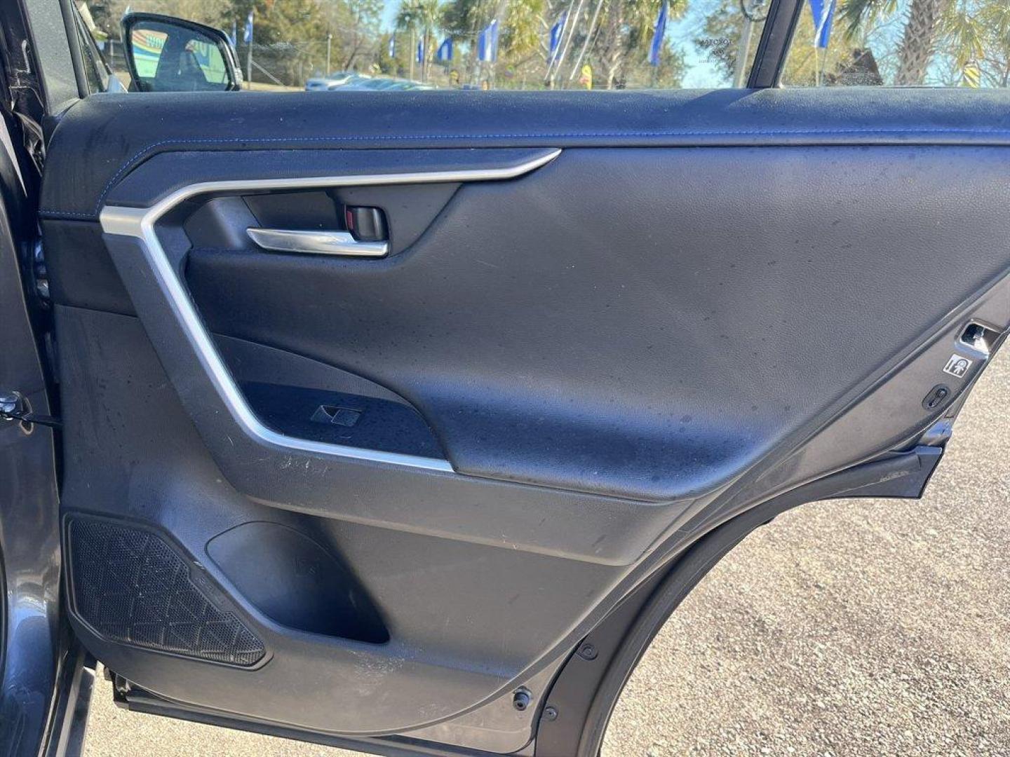 2019 Grey /Black Toyota RAV4 (2T3EWRFV7KW) with an 2.5l I-4 EFI Dohc Hybrid engine, Automatic transmission, located at 745 East Steele Rd., West Columbia, SC, 29170, (803) 755-9148, 33.927212, -81.148483 - Special Internet Price! 2019 Toyota RAV4 with AM/FM radio, Bluetooth, Backup camera, Navigation, Sunroof, Luggage rack, Push to start, Keyless entry, Leather interior, Heated front seats, Powered driver seat, Powered windows, Powered door locks, Plus more! - Photo#27