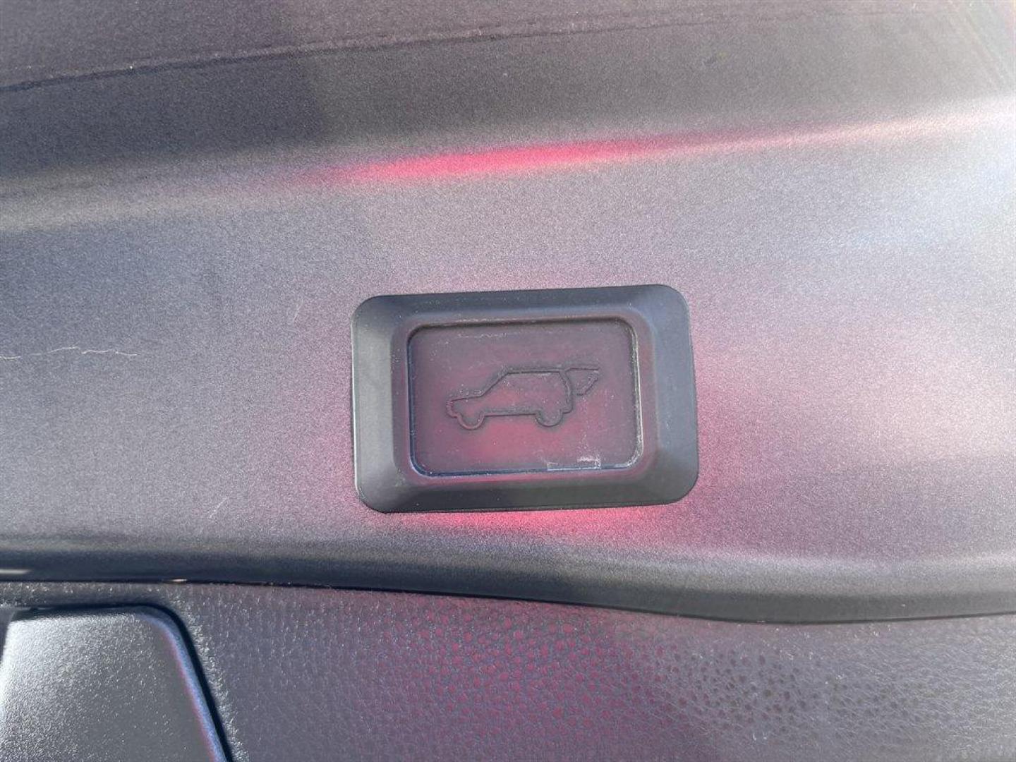 2019 Grey /Black Toyota RAV4 (2T3EWRFV7KW) with an 2.5l I-4 EFI Dohc Hybrid engine, Automatic transmission, located at 745 East Steele Rd., West Columbia, SC, 29170, (803) 755-9148, 33.927212, -81.148483 - Special Internet Price! 2019 Toyota RAV4 with AM/FM radio, Bluetooth, Backup camera, Navigation, Sunroof, Luggage rack, Push to start, Keyless entry, Leather interior, Heated front seats, Powered driver seat, Powered windows, Powered door locks, Plus more! - Photo#34