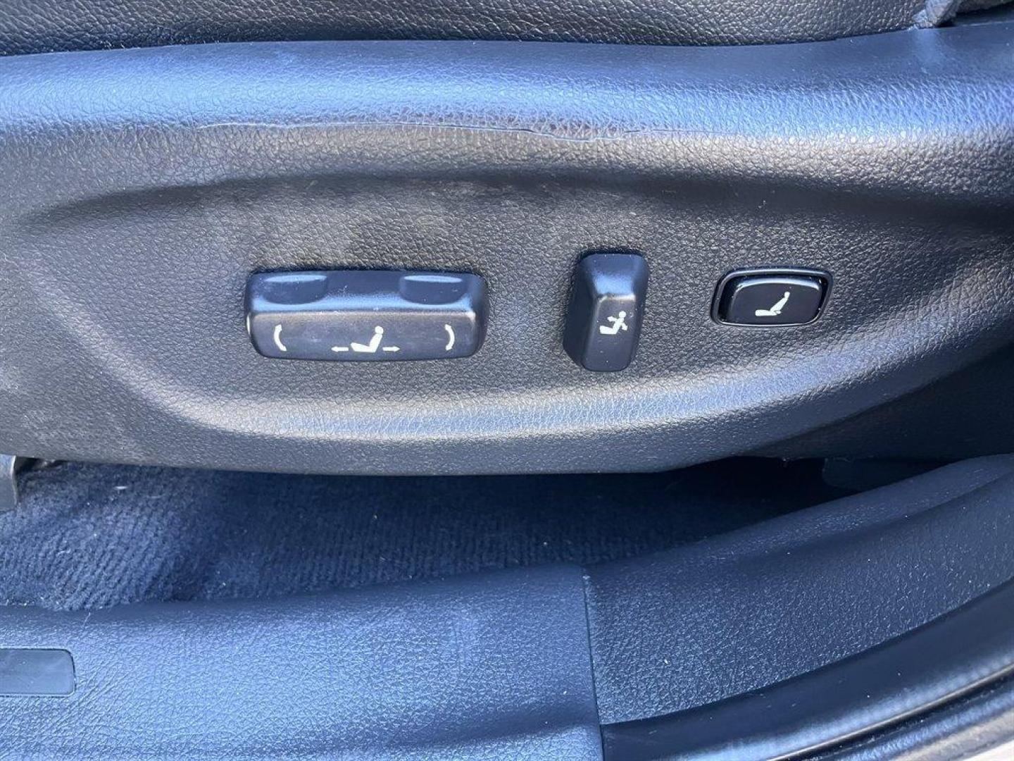 2012 Grey /Black Kia Sorento (5XYKW4A22CG) with an 3.5l V6 MPI Dohc Cvvt 3.5 engine, Automatic transmission, located at 745 East Steele Rd., West Columbia, SC, 29170, (803) 755-9148, 33.927212, -81.148483 - Special Internet Price! 2012 Kia Sorento with AM/FM radio, Cruise control, Backup camera, Navigation, Leather interior, 3rd row seating, Powered window, Powered door locks, Plus more! - Photo#23