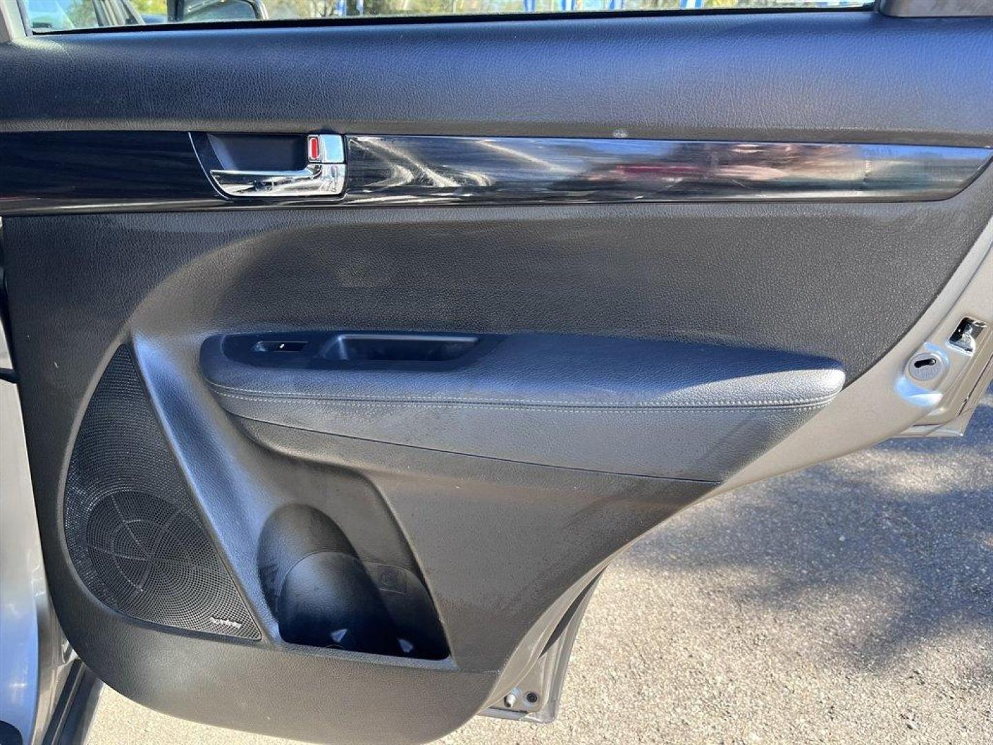 2012 Grey /Black Kia Sorento (5XYKW4A22CG) with an 3.5l V6 MPI Dohc Cvvt 3.5 engine, Automatic transmission, located at 745 East Steele Rd., West Columbia, SC, 29170, (803) 755-9148, 33.927212, -81.148483 - Special Internet Price! 2012 Kia Sorento with AM/FM radio, Cruise control, Backup camera, Navigation, Leather interior, 3rd row seating, Powered window, Powered door locks, Plus more! - Photo#27