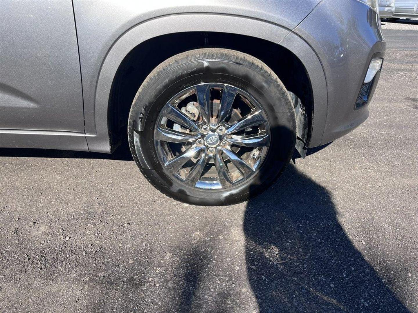 2012 Grey /Black Kia Sorento (5XYKW4A22CG) with an 3.5l V6 MPI Dohc Cvvt 3.5 engine, Automatic transmission, located at 745 East Steele Rd., West Columbia, SC, 29170, (803) 755-9148, 33.927212, -81.148483 - Special Internet Price! 2012 Kia Sorento with AM/FM radio, Cruise control, Backup camera, Navigation, Leather interior, 3rd row seating, Powered window, Powered door locks, Plus more! - Photo#36