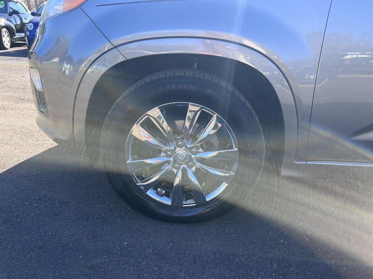 2012 Grey /Black Kia Sorento (5XYKW4A22CG) with an 3.5l V6 MPI Dohc Cvvt 3.5 engine, Automatic transmission, located at 745 East Steele Rd., West Columbia, SC, 29170, (803) 755-9148, 33.927212, -81.148483 - Special Internet Price! 2012 Kia Sorento with AM/FM radio, Cruise control, Backup camera, Navigation, Leather interior, 3rd row seating, Powered window, Powered door locks, Plus more! - Photo#39