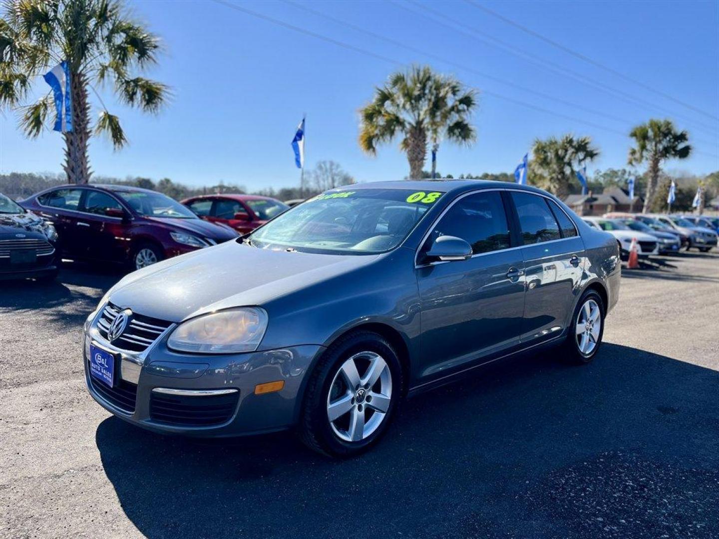 2008 Grey /Black Volkswagen Jetta (3VWRZ71K68M) with an 2.5l I-5 MPI 2.5l engine, Automatic transmission, located at 745 East Steele Rd., West Columbia, SC, 29170, (803) 755-9148, 33.927212, -81.148483 - Special Internet Price! 2008 Volkswagen Jetta with AM/FM radio, Cruise control, Manual air conditioning, Sunroof, Leather interior, Powered windows, Powered door locks, Plus more! - Photo#0