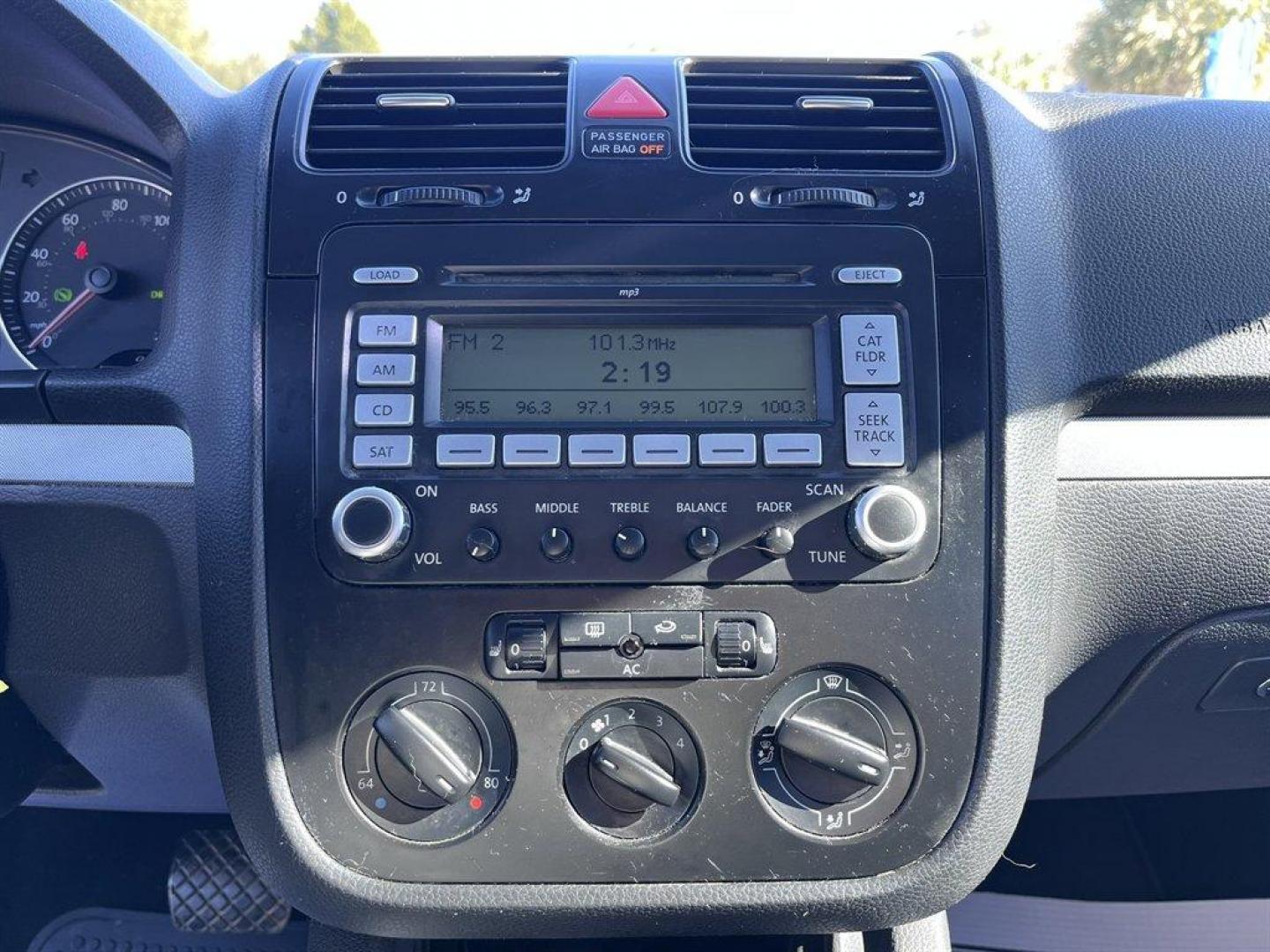 2008 Grey /Black Volkswagen Jetta (3VWRZ71K68M) with an 2.5l I-5 MPI 2.5l engine, Automatic transmission, located at 745 East Steele Rd., West Columbia, SC, 29170, (803) 755-9148, 33.927212, -81.148483 - Special Internet Price! 2008 Volkswagen Jetta with AM/FM radio, Cruise control, Manual air conditioning, Sunroof, Leather interior, Powered windows, Powered door locks, Plus more! - Photo#12