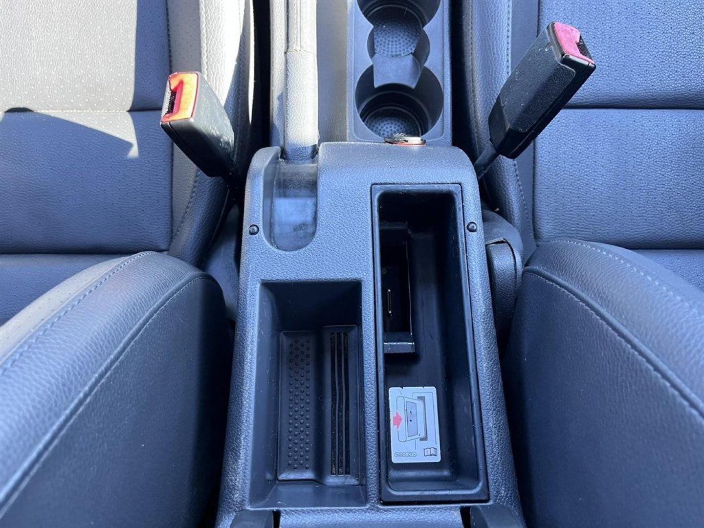 2008 Grey /Black Volkswagen Jetta (3VWRZ71K68M) with an 2.5l I-5 MPI 2.5l engine, Automatic transmission, located at 745 East Steele Rd., West Columbia, SC, 29170, (803) 755-9148, 33.927212, -81.148483 - Special Internet Price! 2008 Volkswagen Jetta with AM/FM radio, Cruise control, Manual air conditioning, Sunroof, Leather interior, Powered windows, Powered door locks, Plus more! - Photo#14