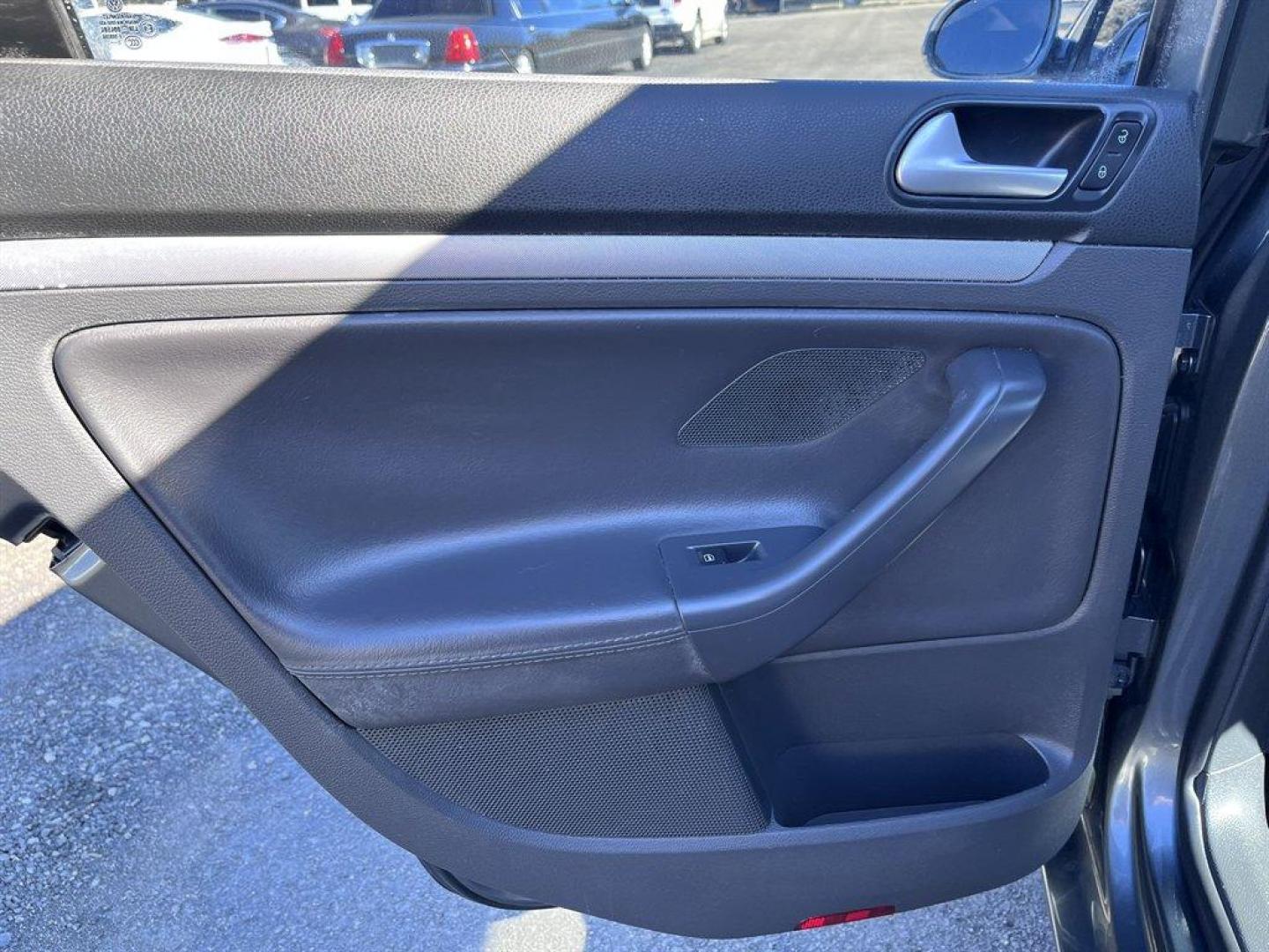 2008 Grey /Black Volkswagen Jetta (3VWRZ71K68M) with an 2.5l I-5 MPI 2.5l engine, Automatic transmission, located at 745 East Steele Rd., West Columbia, SC, 29170, (803) 755-9148, 33.927212, -81.148483 - Special Internet Price! 2008 Volkswagen Jetta with AM/FM radio, Cruise control, Manual air conditioning, Sunroof, Leather interior, Powered windows, Powered door locks, Plus more! - Photo#20