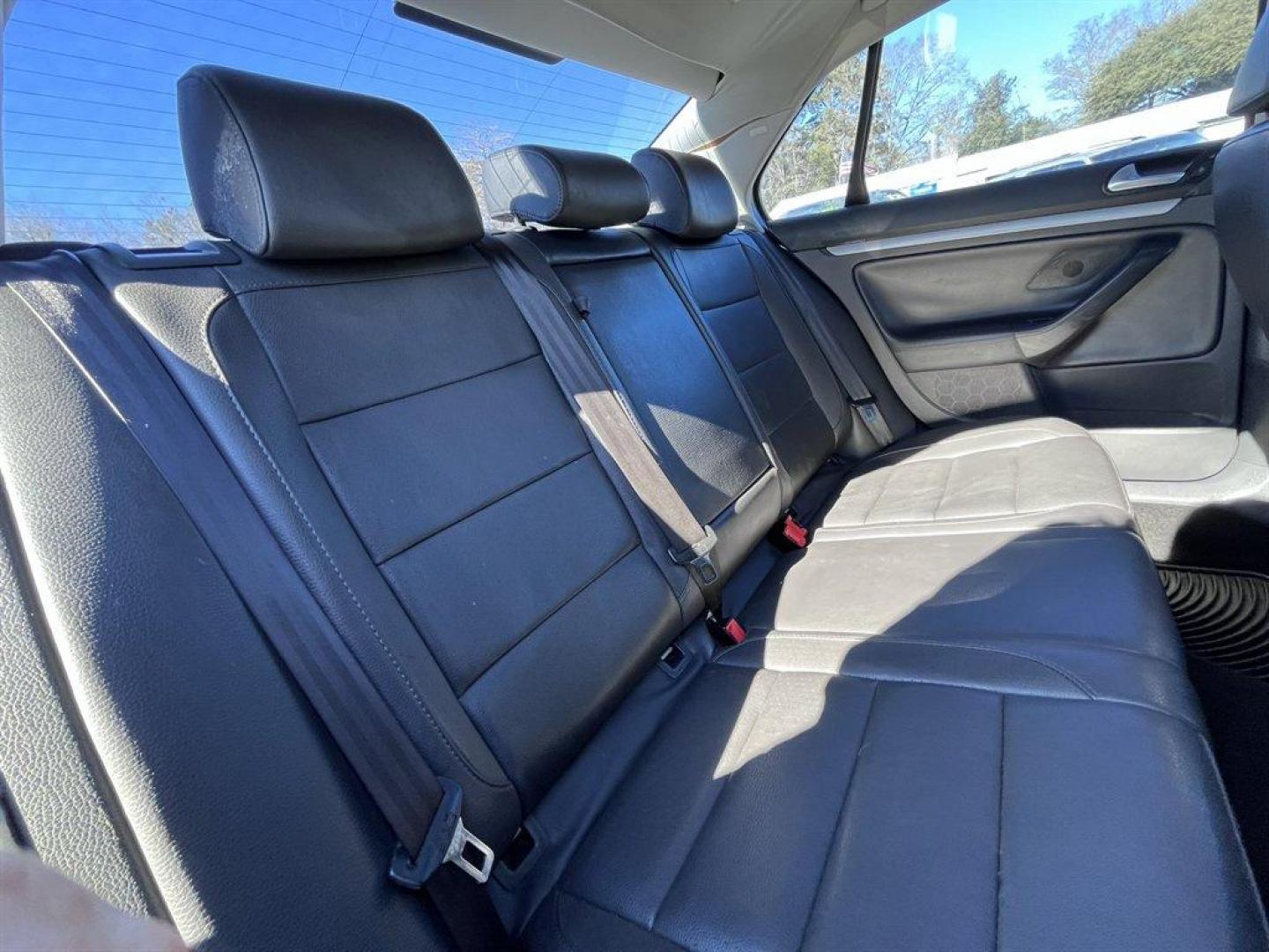 2008 Grey /Black Volkswagen Jetta (3VWRZ71K68M) with an 2.5l I-5 MPI 2.5l engine, Automatic transmission, located at 745 East Steele Rd., West Columbia, SC, 29170, (803) 755-9148, 33.927212, -81.148483 - Special Internet Price! 2008 Volkswagen Jetta with AM/FM radio, Cruise control, Manual air conditioning, Sunroof, Leather interior, Powered windows, Powered door locks, Plus more! - Photo#23