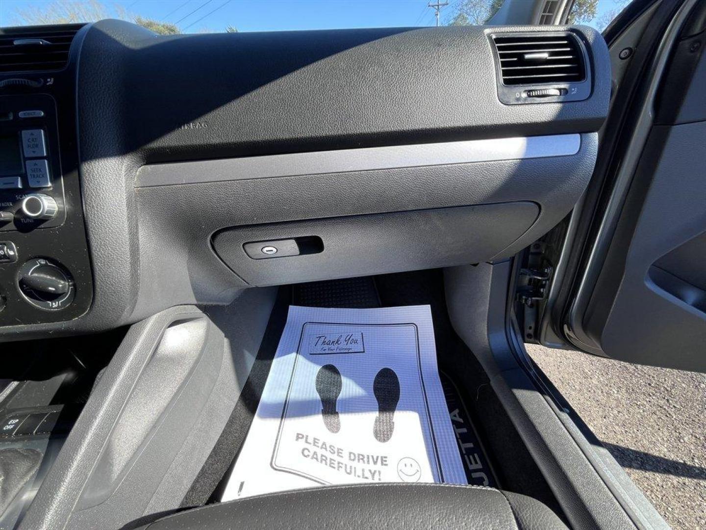 2008 Grey /Black Volkswagen Jetta (3VWRZ71K68M) with an 2.5l I-5 MPI 2.5l engine, Automatic transmission, located at 745 East Steele Rd., West Columbia, SC, 29170, (803) 755-9148, 33.927212, -81.148483 - Special Internet Price! 2008 Volkswagen Jetta with AM/FM radio, Cruise control, Manual air conditioning, Sunroof, Leather interior, Powered windows, Powered door locks, Plus more! - Photo#26