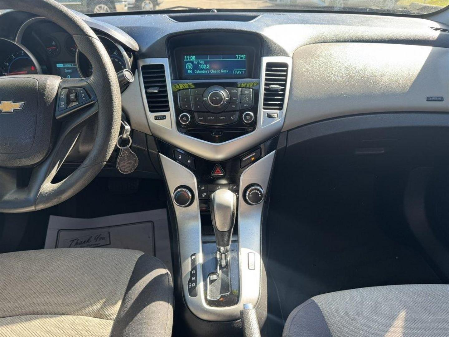 2014 White /Black Chevrolet Cruze (1G1PA5SH9E7) with an 1.8l I-4 MFI Dohc Flex 1. engine, Automatic transmission, located at 745 East Steele Rd., West Columbia, SC, 29170, (803) 755-9148, 33.927212, -81.148483 - Special Internet Price! 2014 Chevrolet Cruze - Photo#10