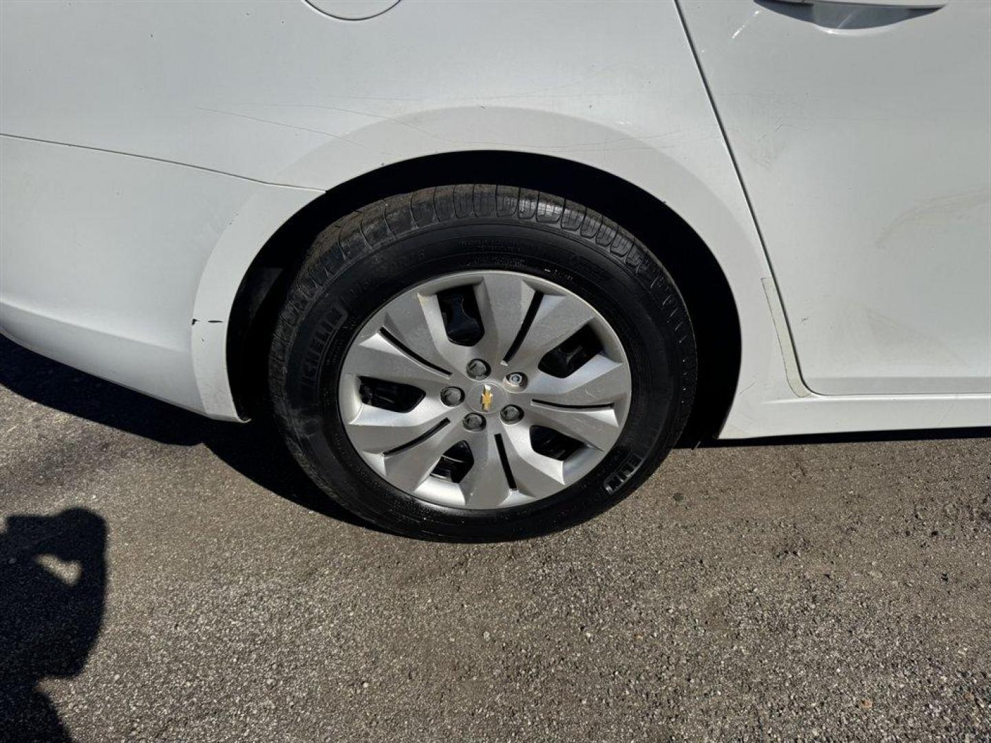 2014 White /Black Chevrolet Cruze (1G1PA5SH9E7) with an 1.8l I-4 MFI Dohc Flex 1. engine, Automatic transmission, located at 745 East Steele Rd., West Columbia, SC, 29170, (803) 755-9148, 33.927212, -81.148483 - Special Internet Price! 2014 Chevrolet Cruze - Photo#23