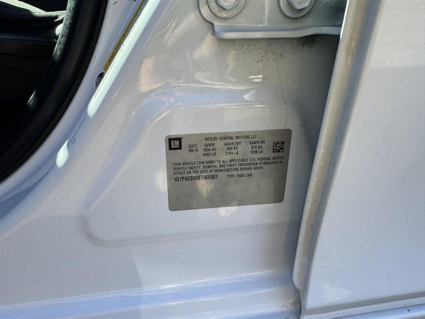 2014 White /Black Chevrolet Cruze (1G1PA5SH9E7) with an 1.8l I-4 MFI Dohc Flex 1. engine, Automatic transmission, located at 745 East Steele Rd., West Columbia, SC, 29170, (803) 755-9148, 33.927212, -81.148483 - Special Internet Price! 2014 Chevrolet Cruze - Photo#26